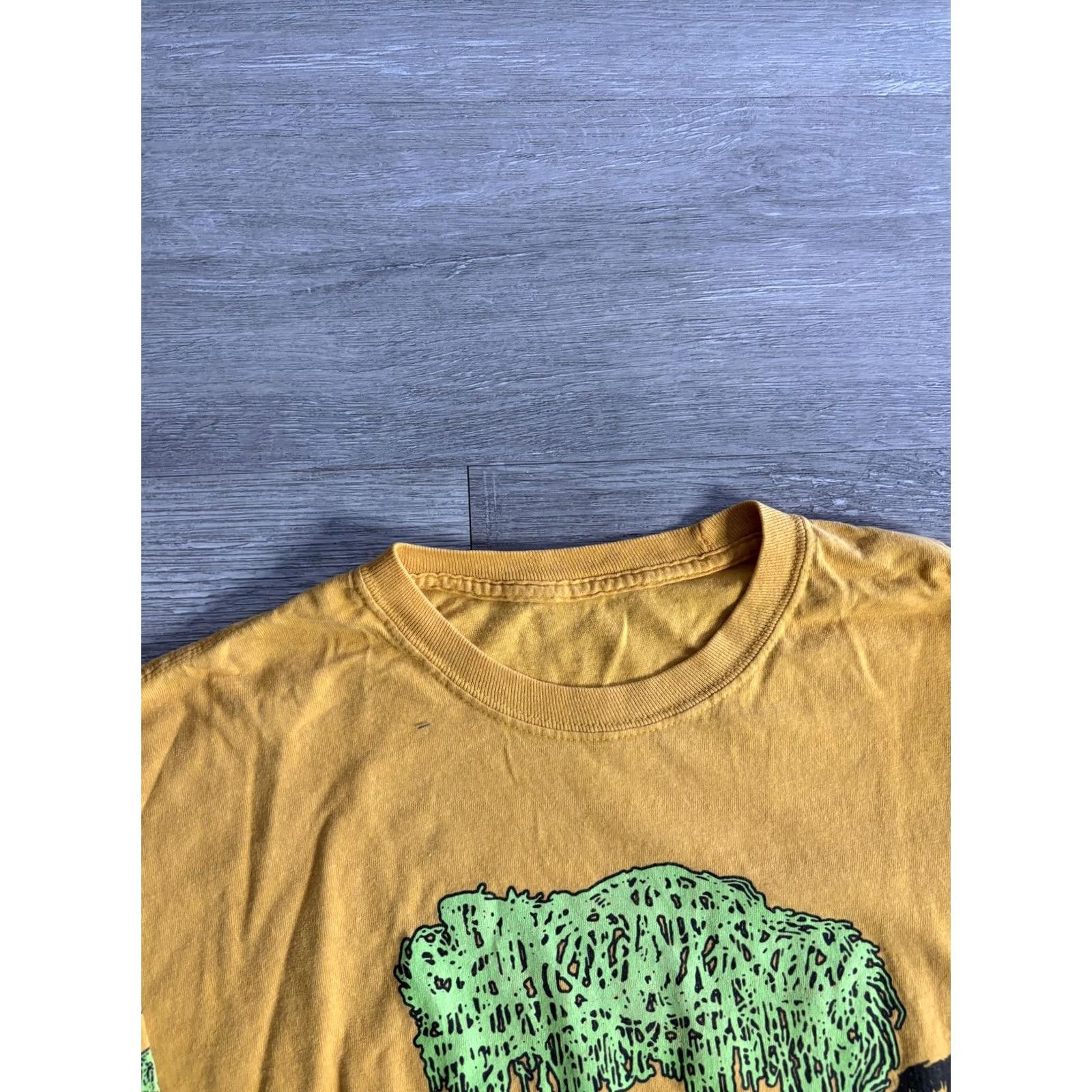 Vintage Horror Monster Shirt Mens XL Yellow Long Sleeve Sanguisugbogg Tee T-Shirt Size US XL / EU 56 / 4 - 3 Thumbnail
