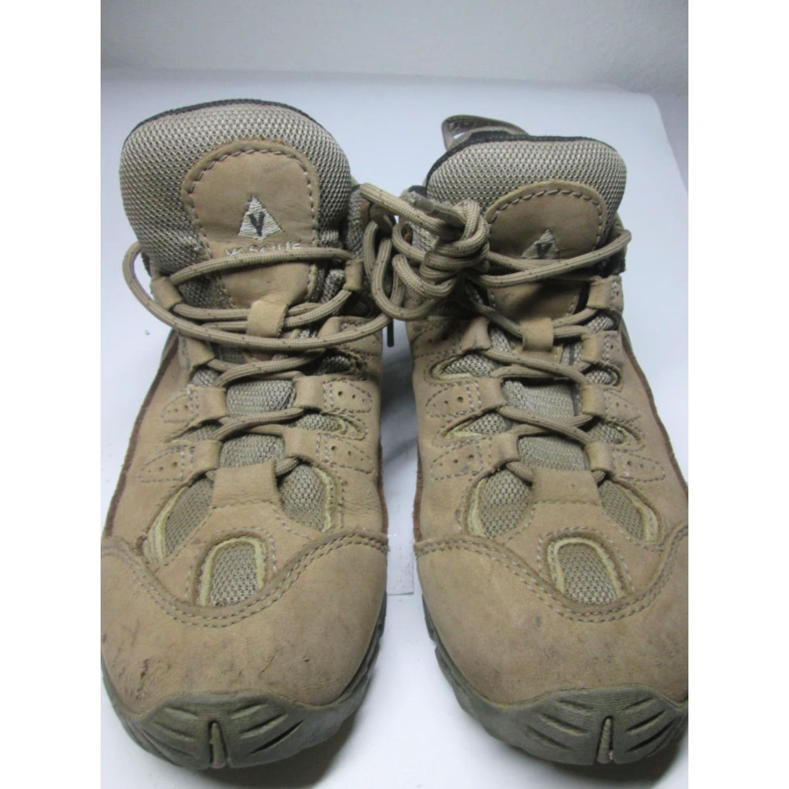 Vasque Vasque Womens Size 8M Sneakers Beige Leather Vibram Gore-Tex Logo Tie Active Size US 8 / IT 38 - 2 Thumbnail