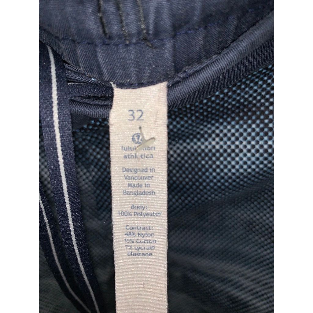 Lululemon Lululemon Men's Swim Shorts Gray Size 32 with Drawstring Size US 32 / EU 48 - 2 Thumbnail