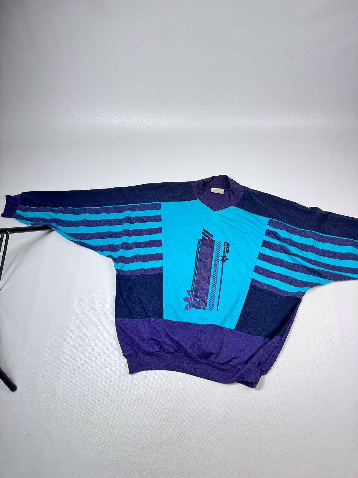 Adidas Vintage Adidas OverSize Sweatshirt Size US XL / EU 56 / 4 - 3 Thumbnail