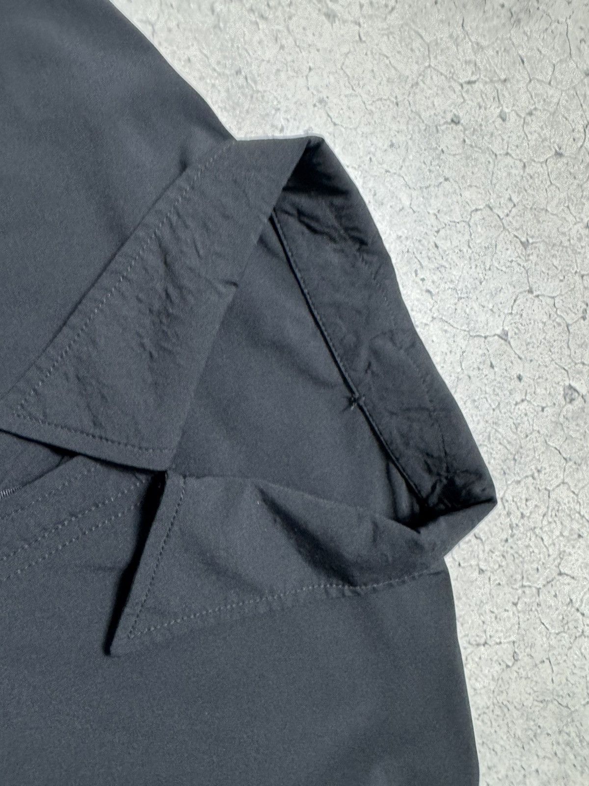 Prada Prada Milano Black Overshot Jacket Vintage Size L Nylon Size US L / EU 52-54 / 3 - 5 Thumbnail