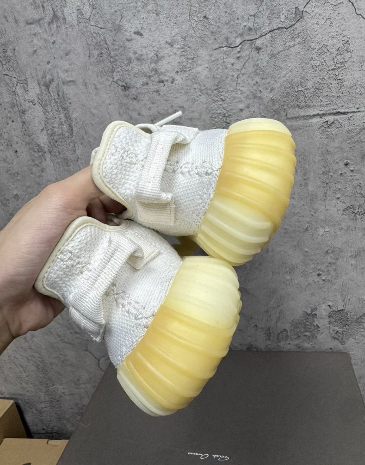 Adidas Adidas Yeezy 350 Cream White K37 Size US 7 / IT 37 - 3 Thumbnail