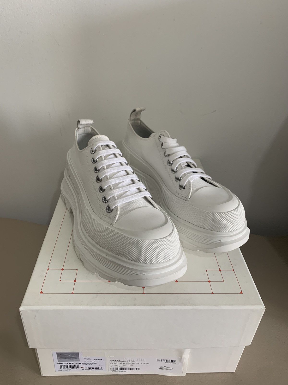 Alexander McQueen BNWB Alexander McQueen Size US 7.5 / EU 40-41 - 1 Thumbnail
