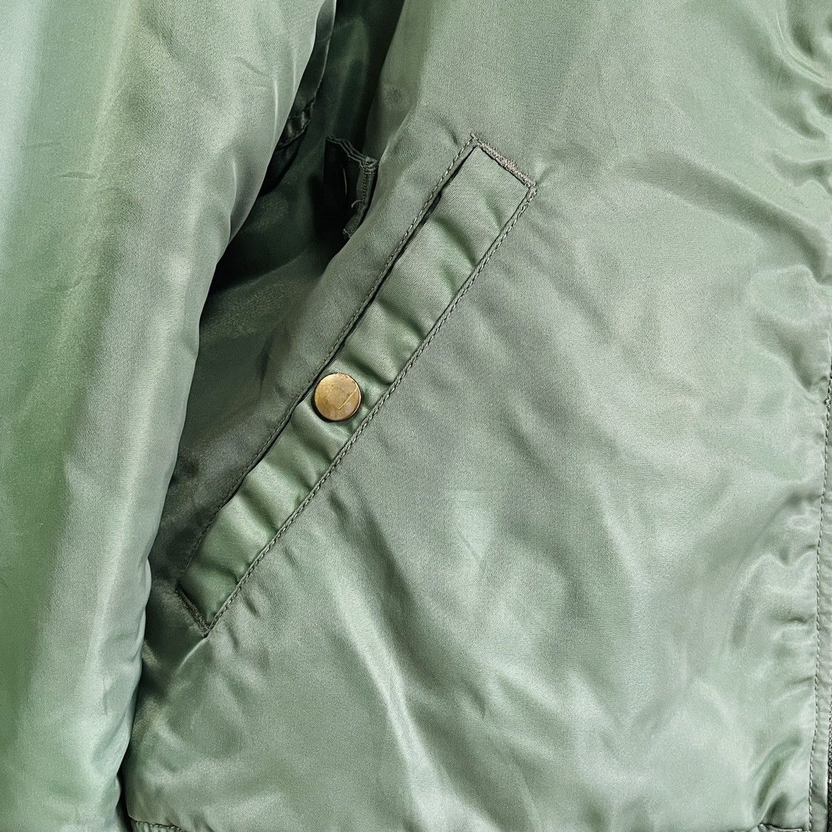 Japanese Brand Vintage Army Air Force Distressed Bomber Fly Jacket Size US L / EU 52-54 / 3 - 11 Thumbnail