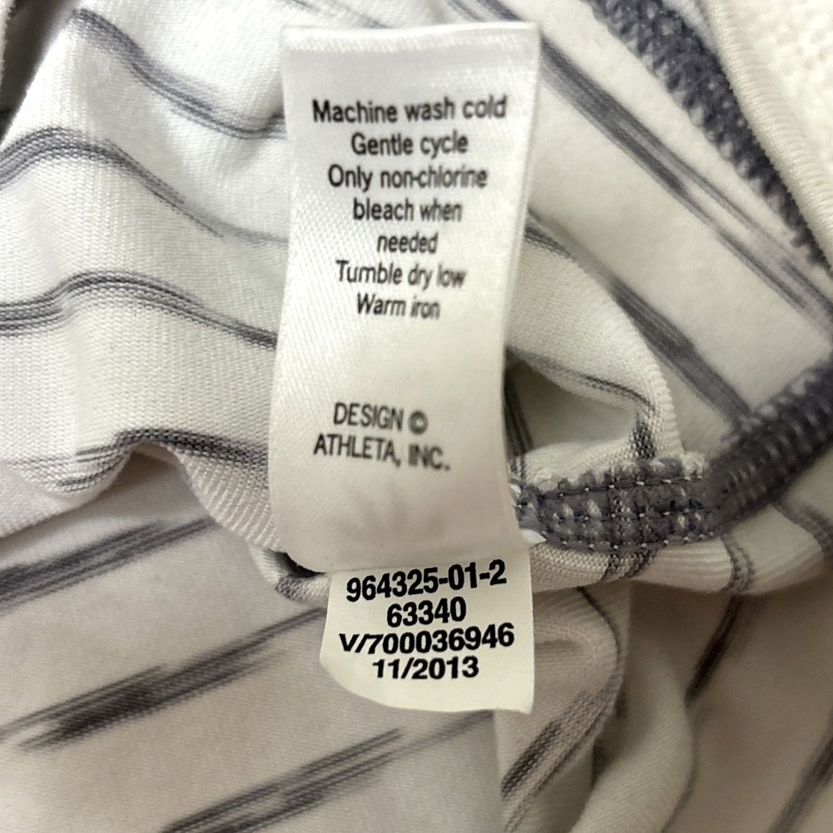 Athleta VINTAGE Athleta Striped Elite Half Zip Shirt Women S White Longsleeve Thumb Holes Yoga Run Activewear Pullover Slim Regular Weekend? Size S / US 4 / IT 40 - 4 Thumbnail
