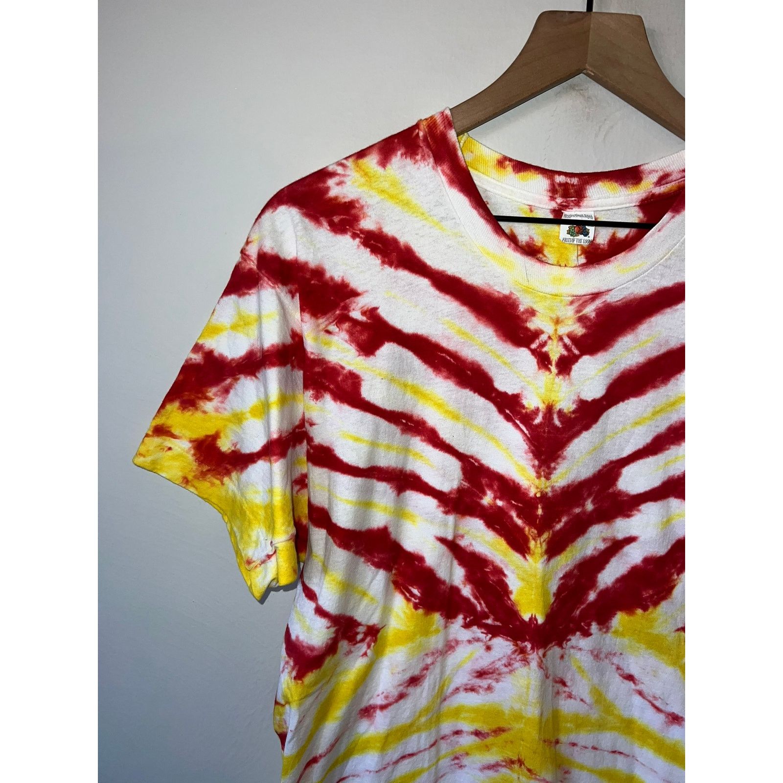 Fruit Of The Loom Vintage Tie Dye Shirt Fruit of The Loom Red VTG 80s 1980s L Size US L / EU 52-54 / 3 - 2 Thumbnail