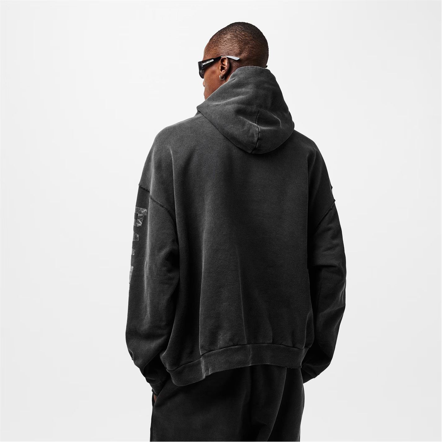 Balenciaga o1g2r1mq0226 Bal Tape Pullover Hoodie In Faded Black Size US M / EU 48-50 / 2 - 4 Thumbnail