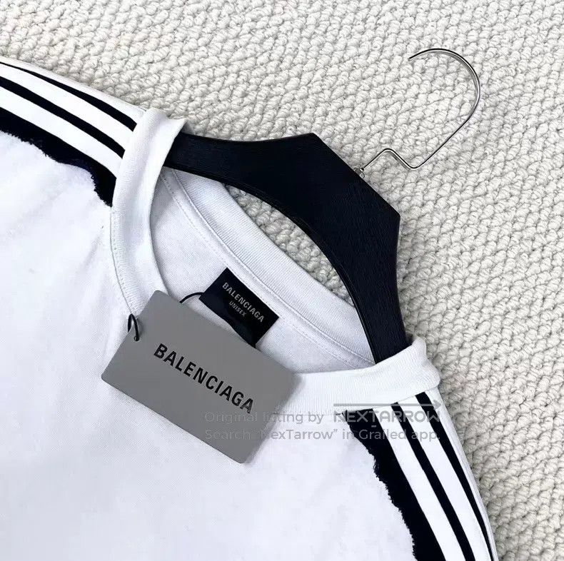 Balenciaga Balenciaga Double Ring Letter Logo Striped Slightly Distre Size US XL / EU 56 / 4 - 3 Thumbnail