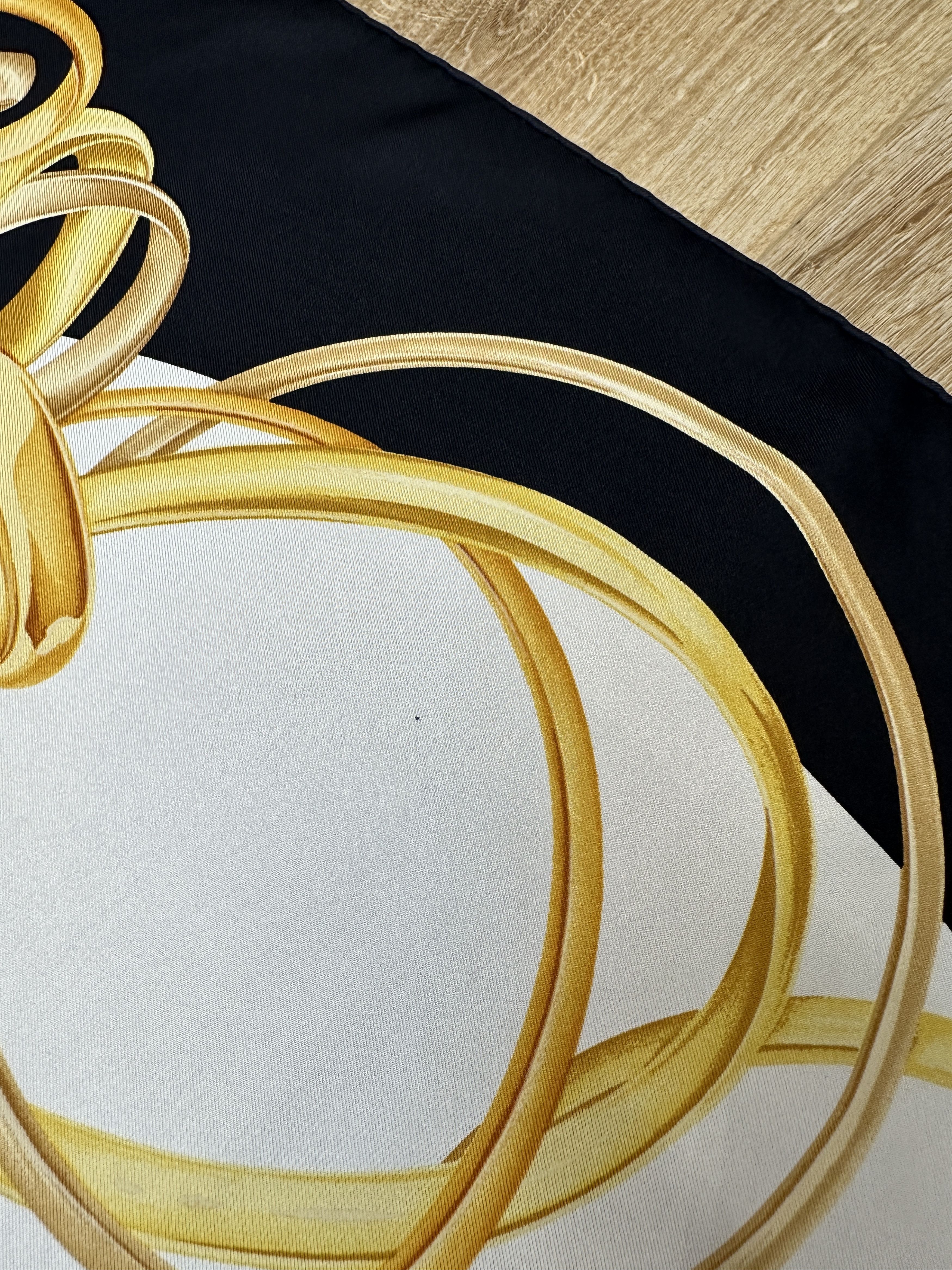 Cartier Cartier Silk Scarf 90 Interlocking Gold Rings Jewelry Size ONE SIZE - 8 Thumbnail