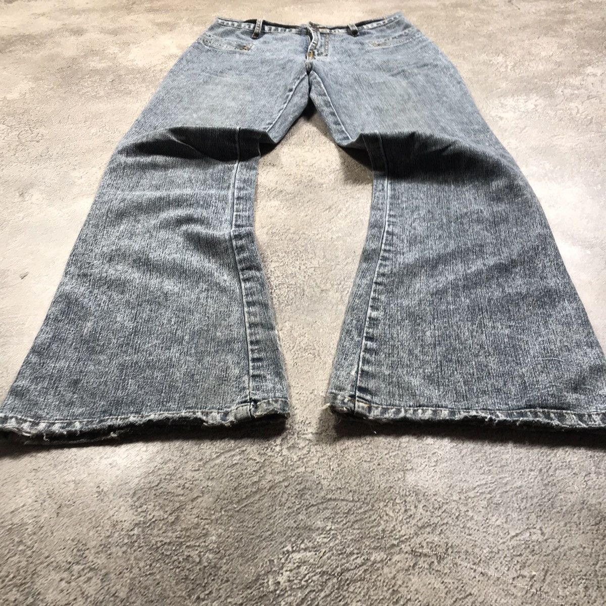 Vintage Vintage 90s Distressed Baggy Jeans Grunge Thrashed Denim 29 Size 29" - 1 Thumbnail