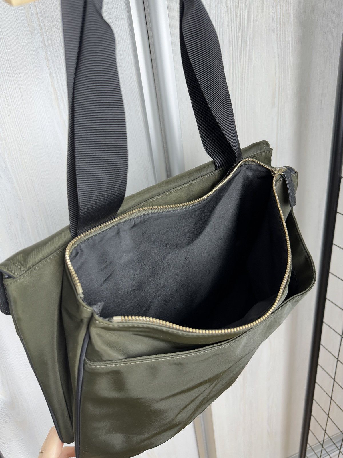 agnes b. agnes b. olive green/black nylon flap shoulders bag Size ONE SIZE - 11 Thumbnail