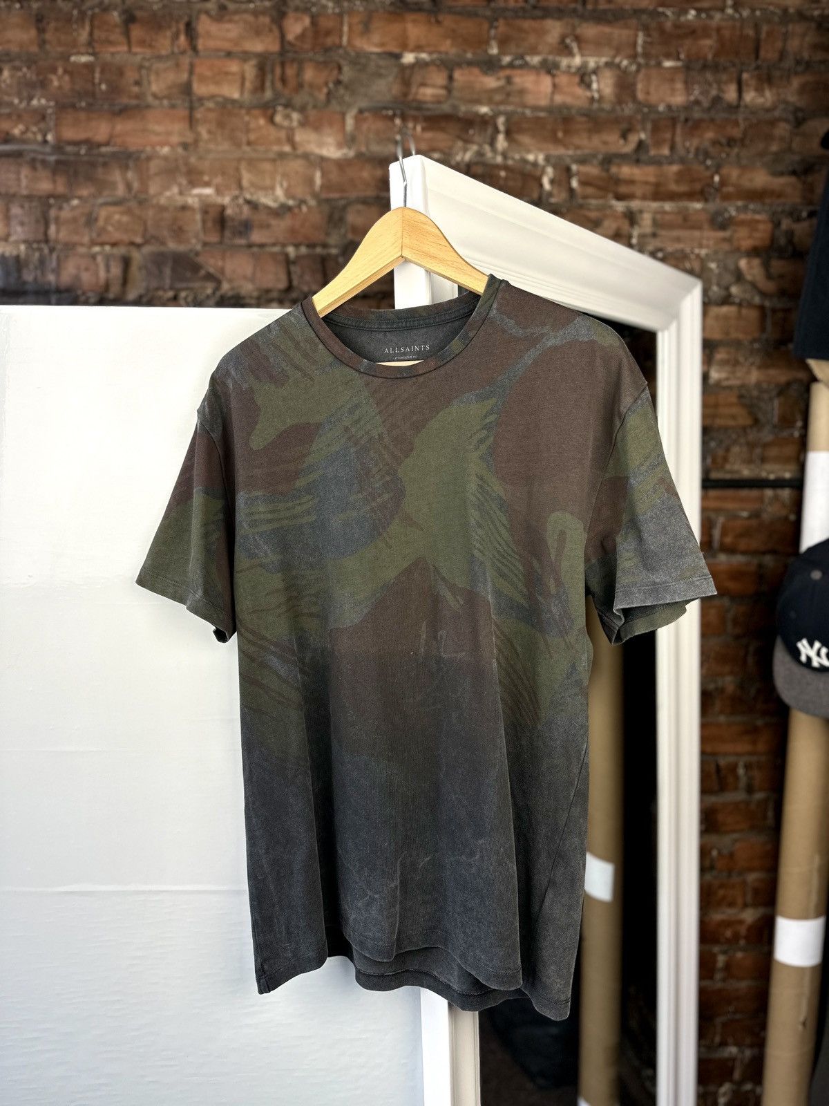 Allsaints Men’s T-Shirt Allsaints Contour SS Crew Camo Size: S Size US S / EU 44-46 / 1 - 1 Thumbnail