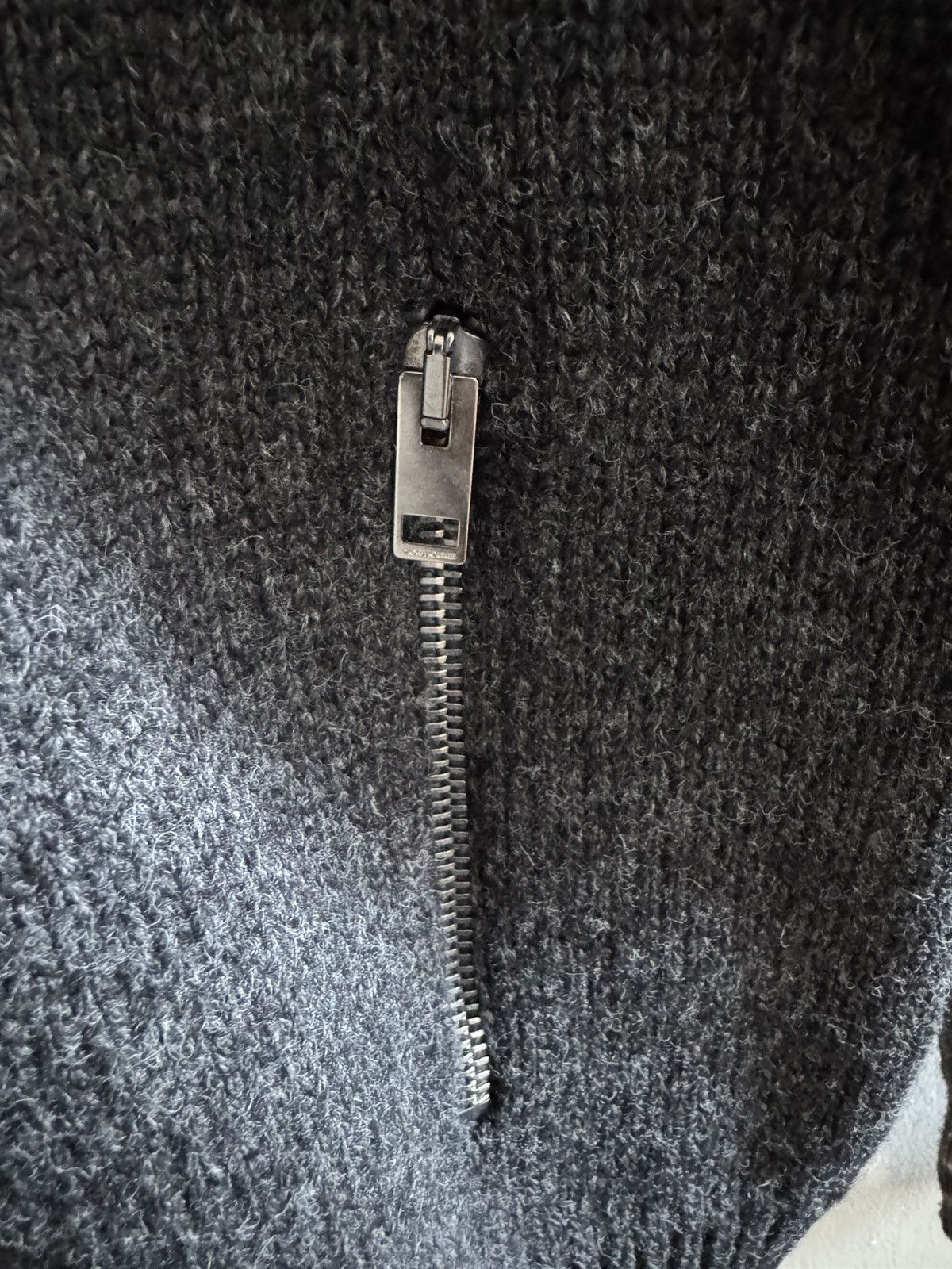 Dior × Hedi Slimane Dior Homme AW 2004 “victim of the crime” knitwear Size US M / EU 48-50 / 2 - 5 Thumbnail