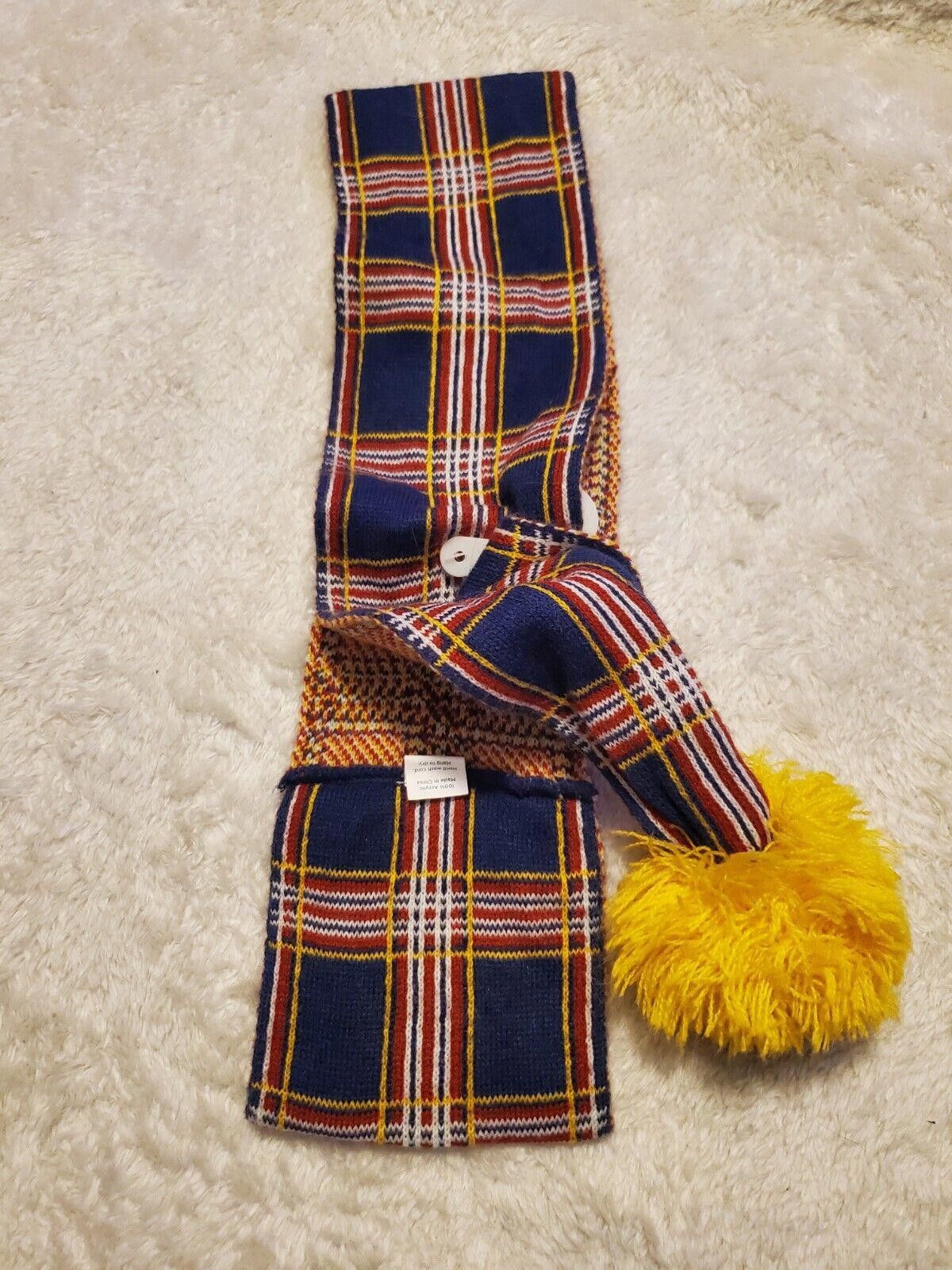 Designer Top Paw Dog Scarf Xl Never Worn Size ONE SIZE - 1 Thumbnail