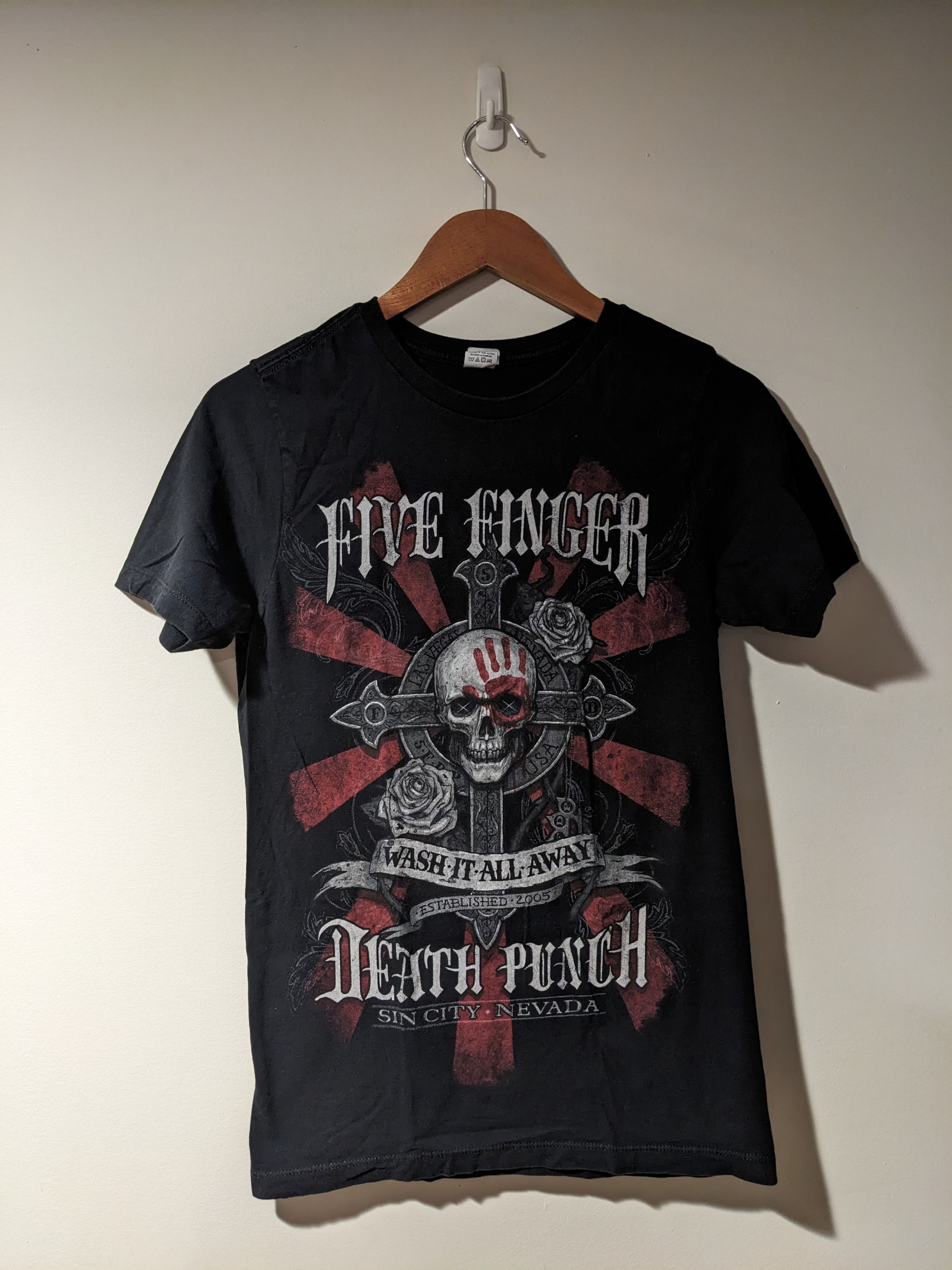 Band Tees × Hot Topic × Vintage Vintage 2015 Five Finger Death Punch Wash It All T-Shirt Size US S / EU 44-46 / 1 - 1 Thumbnail