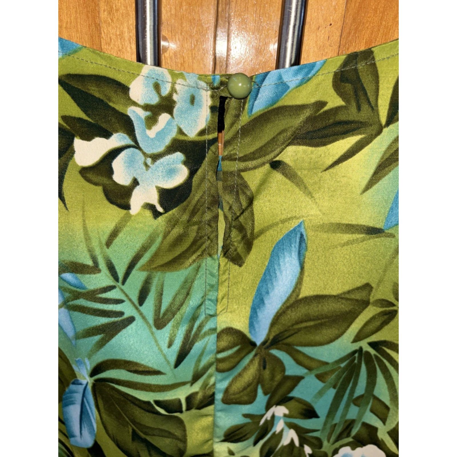 Vintage Ashley Stewart Dress Tropical Print Green 2X Sleeveless Keyhole Button Midi Ruffle Bohemian Beach Classic 25” pit to pit Womens Size XXL / US 16-18 / IT 52-54 - 4 Thumbnail