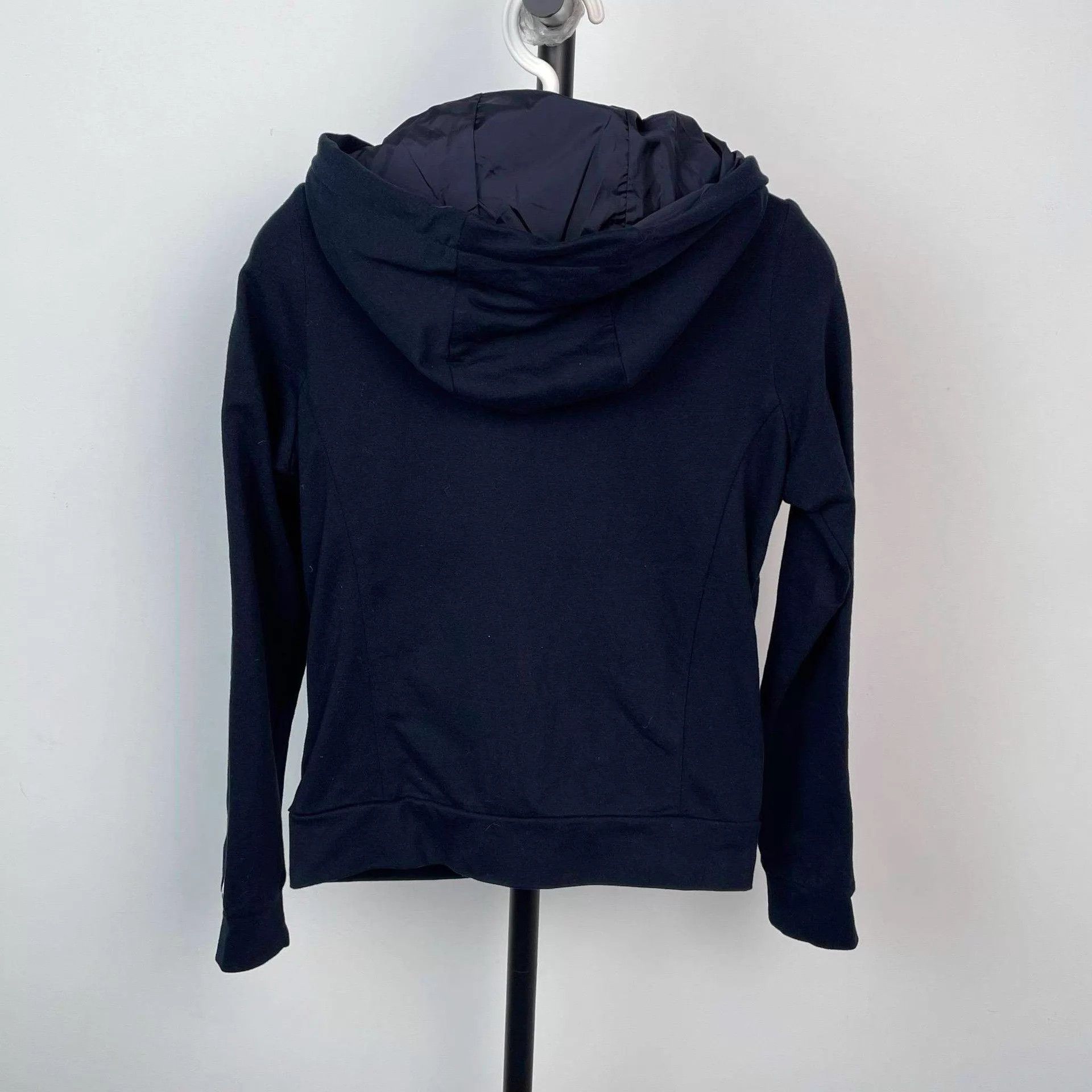 Prada Prada women's XS hoodie Size XS / US 0-2 / IT 36-38 - 2 Thumbnail