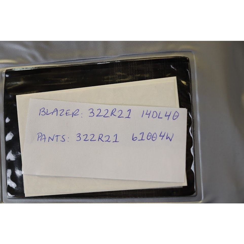 Tom Ford o1rshd1 Suits in Black Size US M / EU 48-50 / 2 - 23 Thumbnail