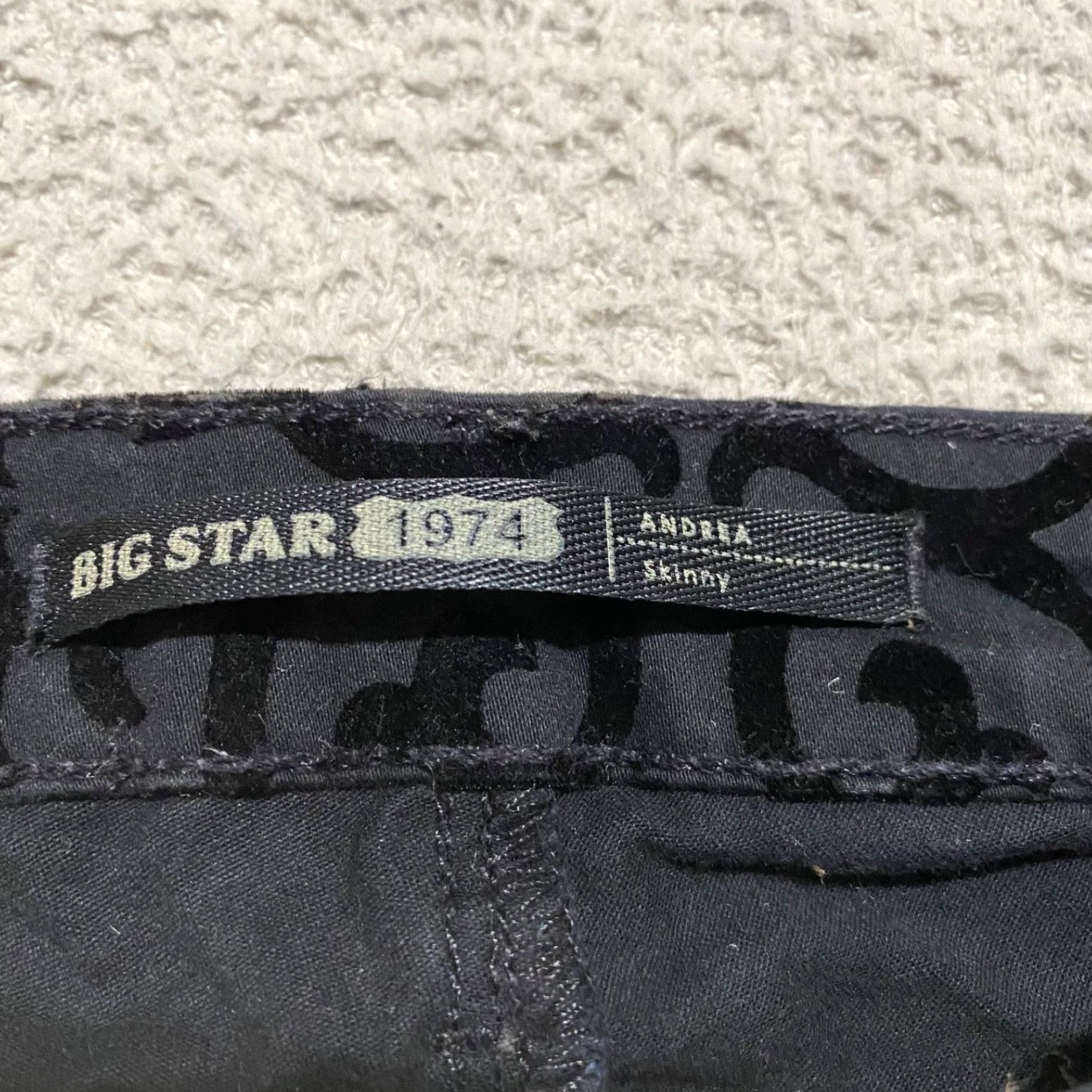 Velvet BIG STAR Jeans 26 Black Geometric Velvet Burnout Andrea Skinny Mid Rise Womens Shirt Size 26" / US 2 / IT 38 - 3 Thumbnail
