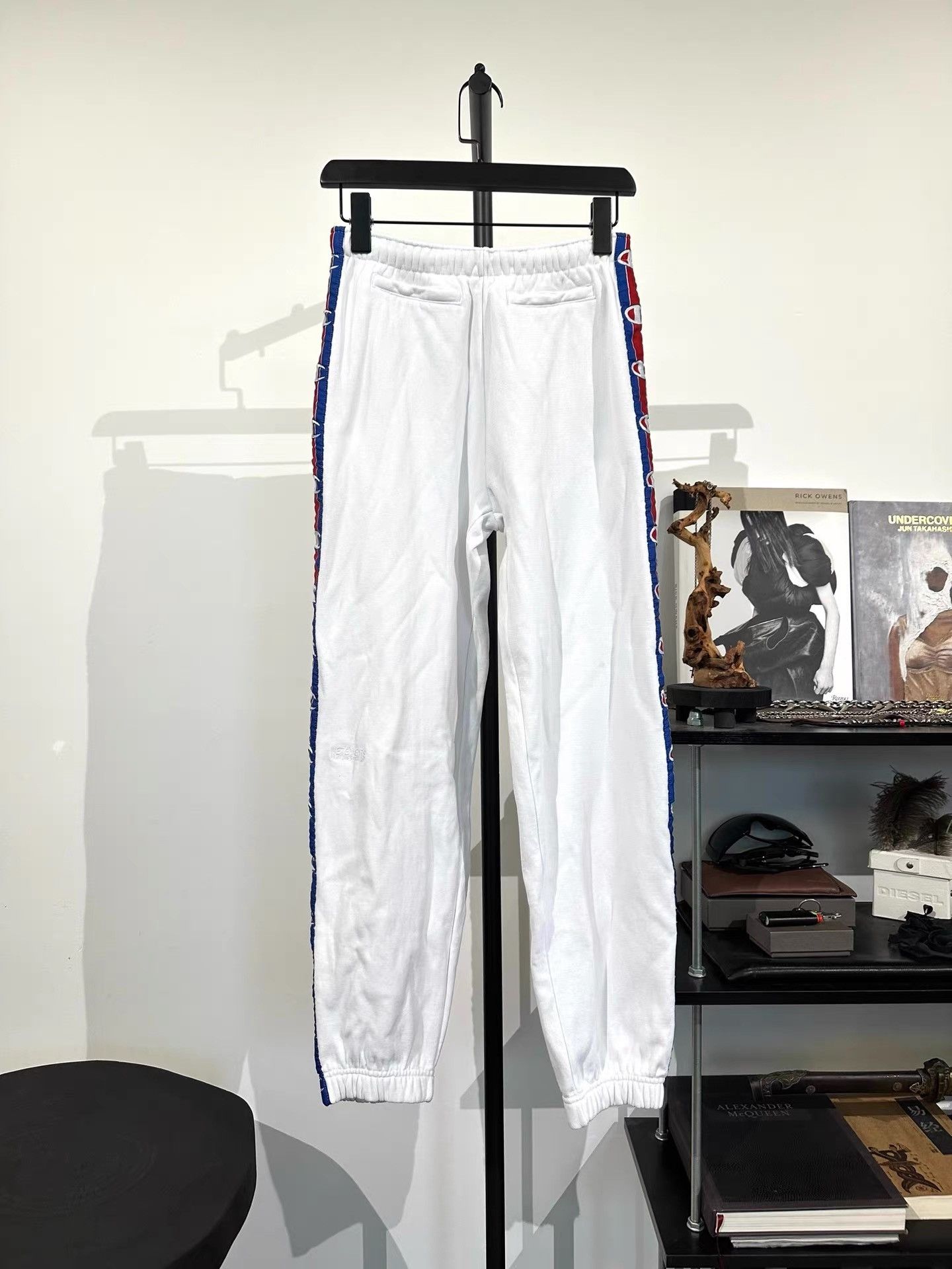 Vetements Vetements x Champion Embroidered Drawstring Pants K35 Size US 31 - 1 Thumbnail