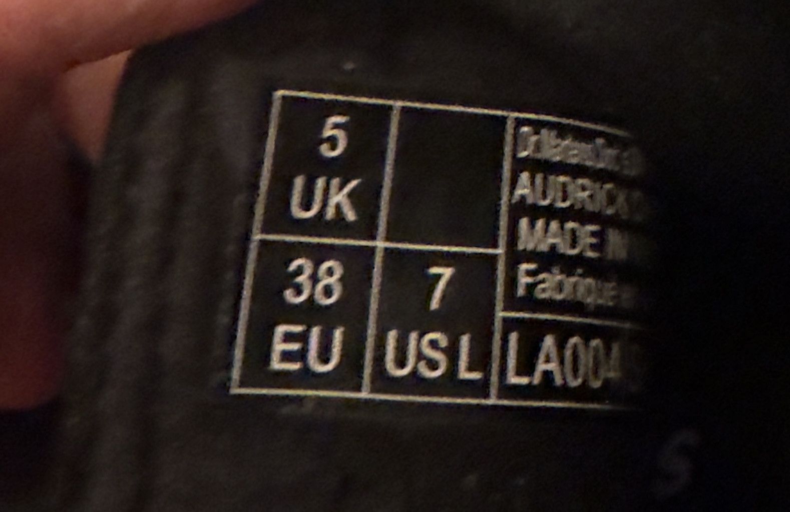 Dr. Martens Chelsea Boots Size US 7 / EU 40 - 2 Thumbnail
