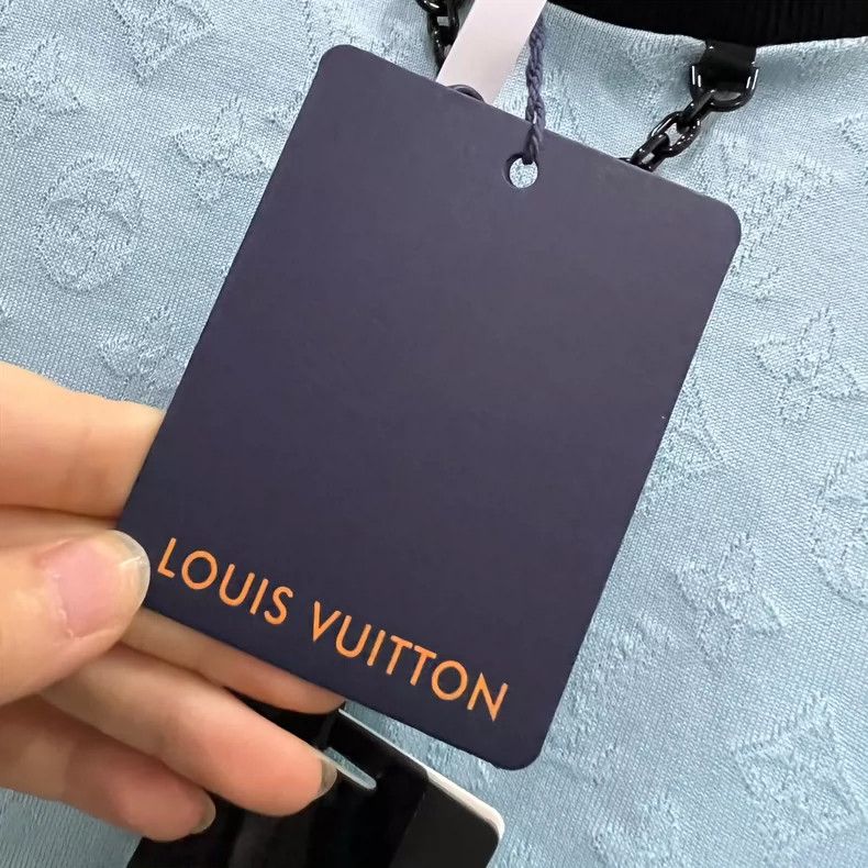 Louis Vuitton louis vuitton Blue logo embossed chain short sleeves Size US XL / EU 56 / 4 - 4 Thumbnail
