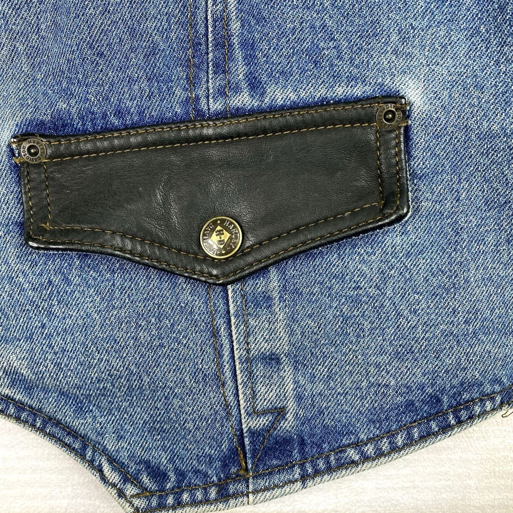 Harley Davidson VINTAGE Harley-Davidson Vest Women XL Denim Leather Signed by Kaptain Robbie Knievel 2002 Size XL / US 12-14 / IT 48-50 - 4 Thumbnail