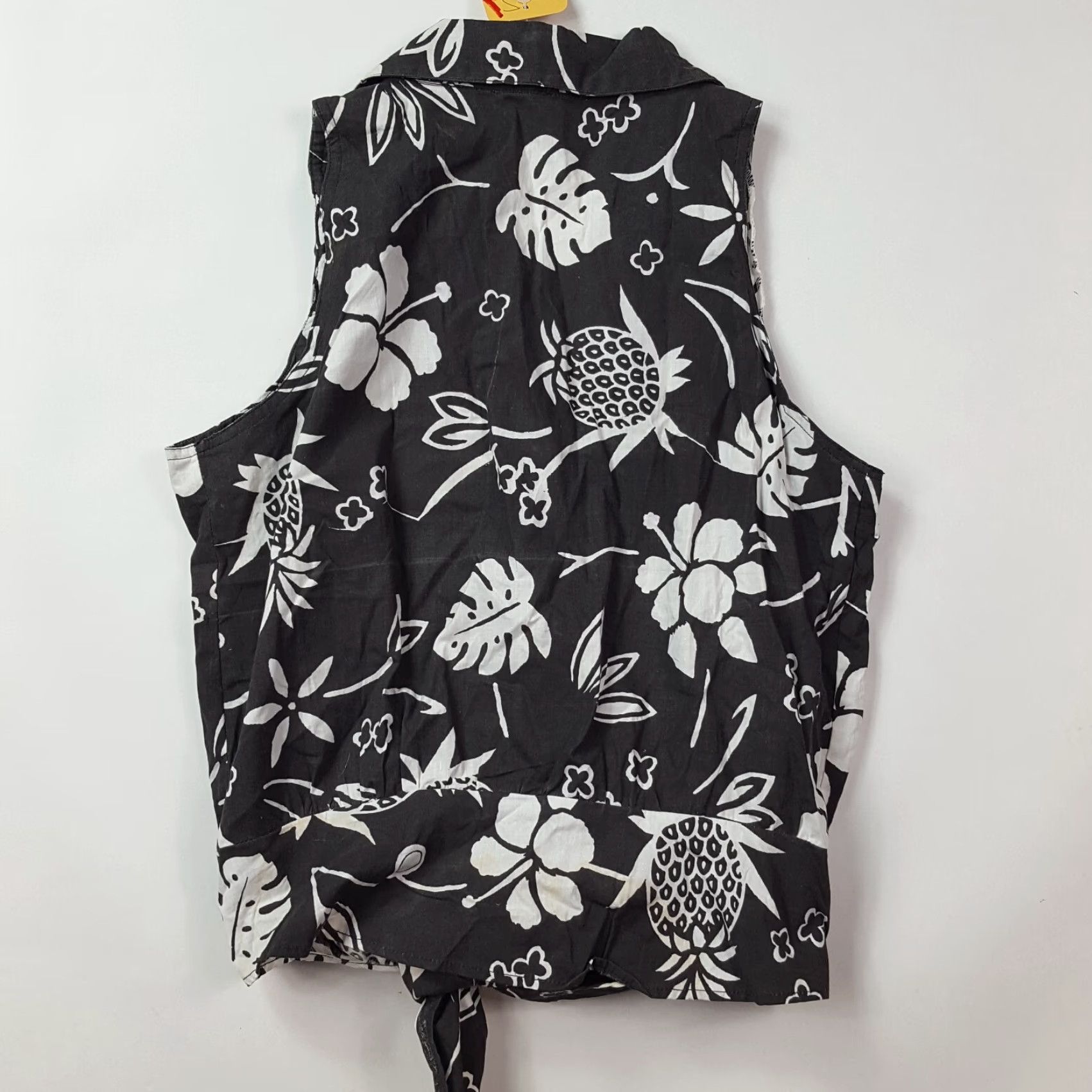 Vintage VINTAGE Just Class T-Shirt Women's Small Black Tropical Pineapple Sleeveless Beach Shirt Top Outdoor 80s 90s Summer Retro Size S / US 4 / IT 40 - 6 Thumbnail
