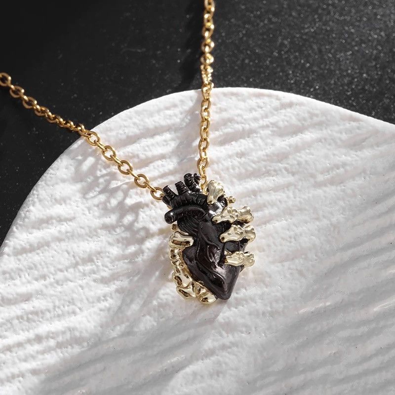 Jewelry Creative Gothic Skeleton Hand Heart Pendant Size ONE SIZE - 4 Thumbnail