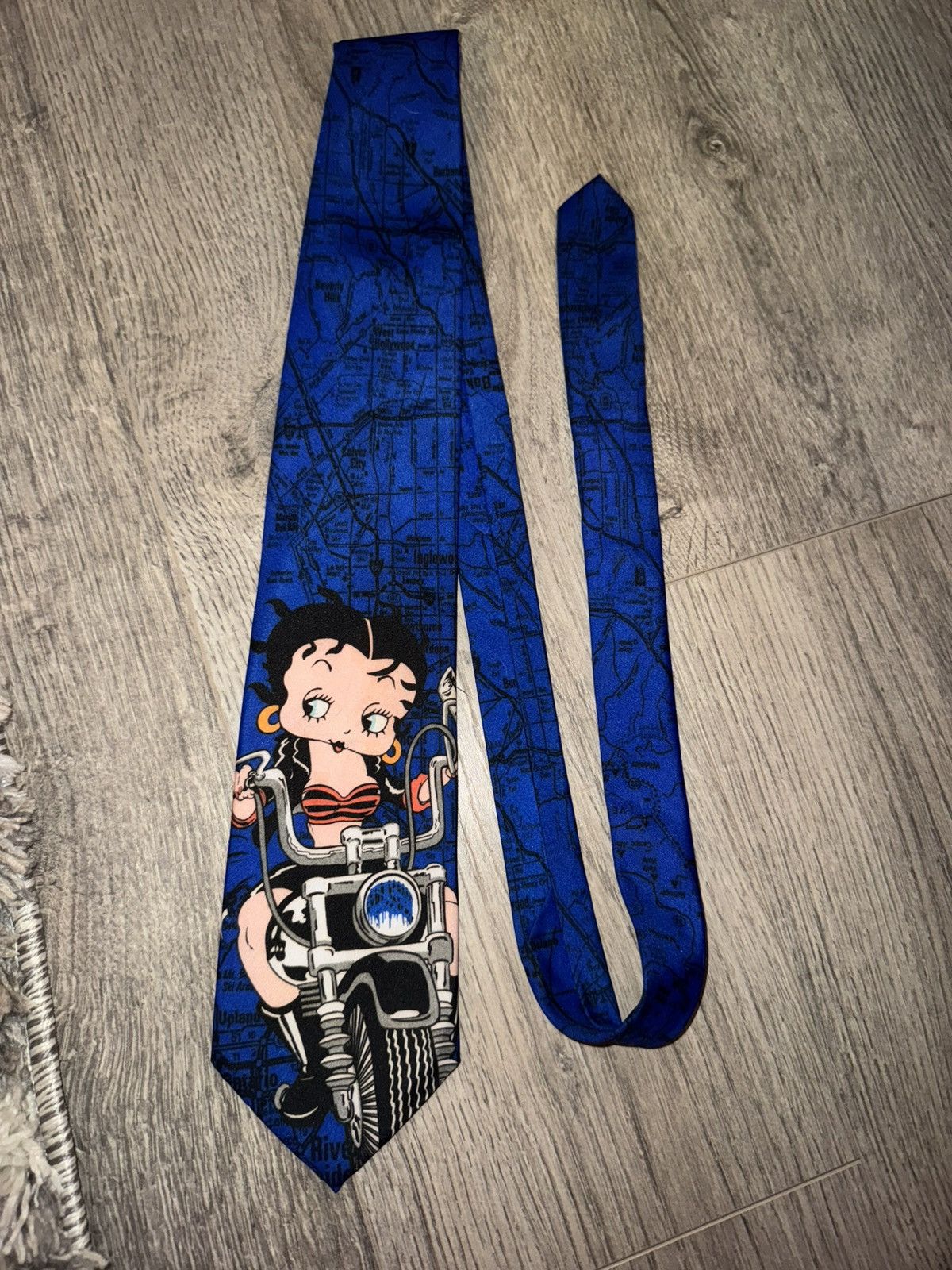 Ralph Marlin VINTAGE 1993 - EZ Rider Betty Boop Ralph Marlin Tie Size ONE SIZE - 1 Thumbnail