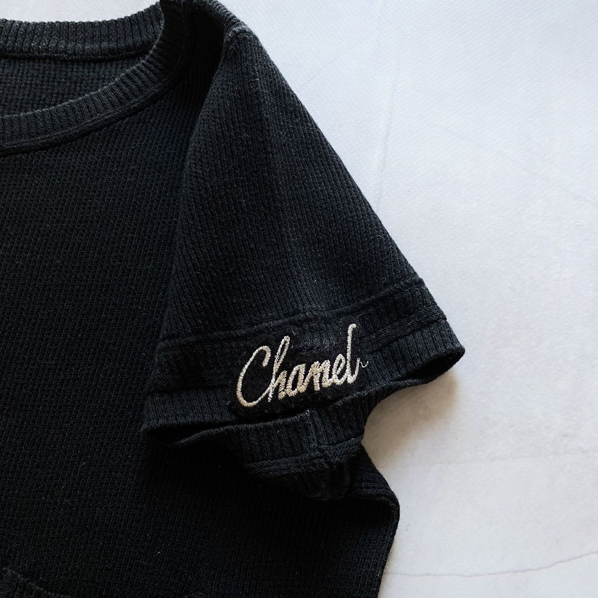 Chanel 90s Chanel Vintage Small Logo Knit Pocket Womens T-Shirt Tee Size M / US 6-8 / IT 42-44 - 5 Thumbnail