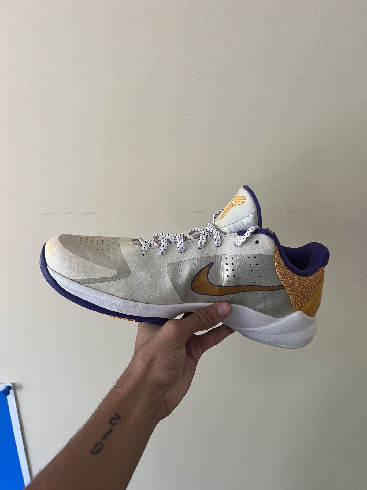 Nike Nike Kobe V Lakers Size US 13 / EU 46 - 3 Thumbnail
