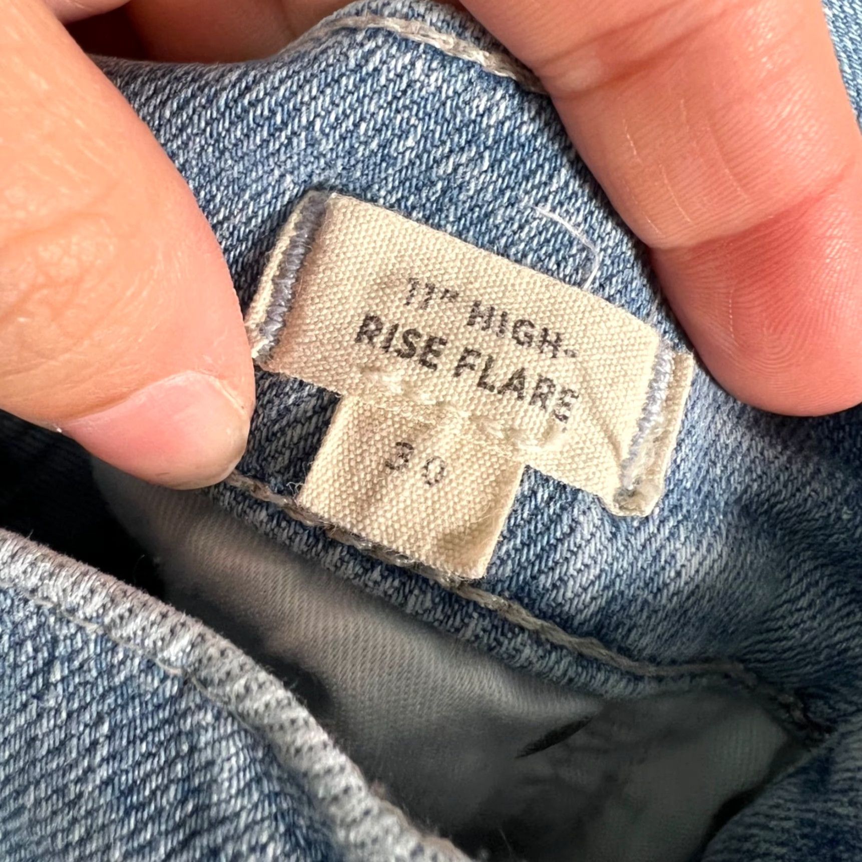 Madewell Madewell Jeans 11" High Rise Flare Light Wash Distressed Hem Womens Size 30 Jeans Size 30" / US 8 / IT 44 - 4 Thumbnail