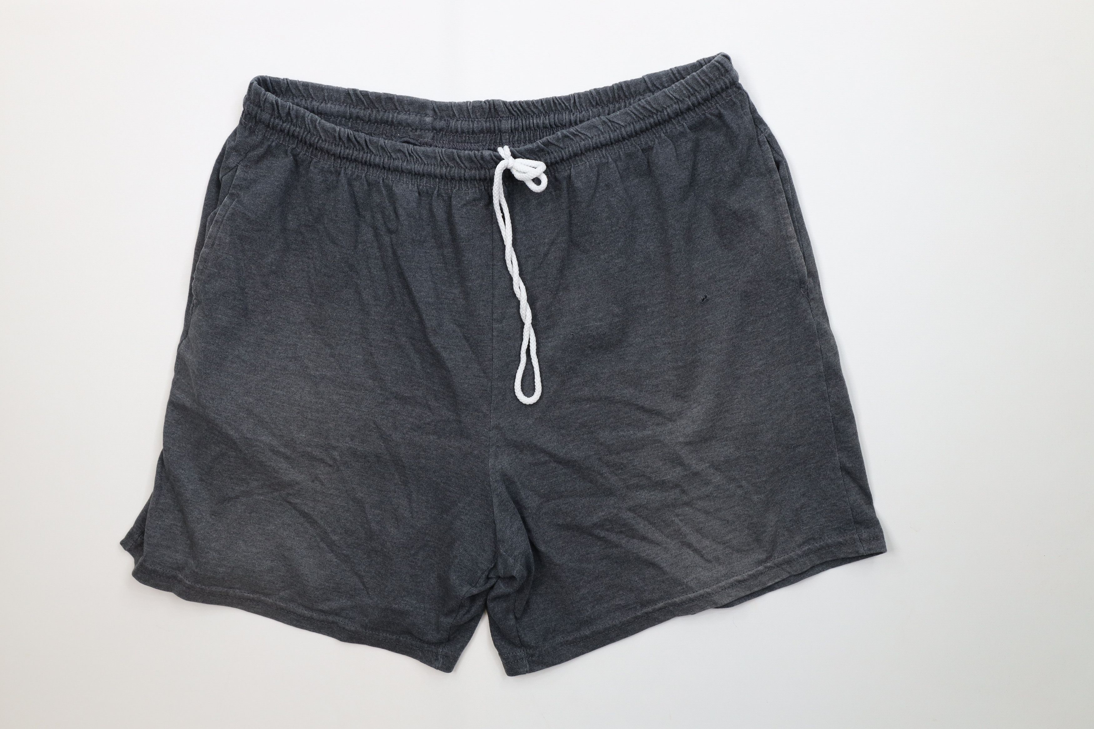 Vintage Vintage Y2K Streetwear Blank Above Knee Shorts Gray Size US 34 / EU 50 - 1 Thumbnail