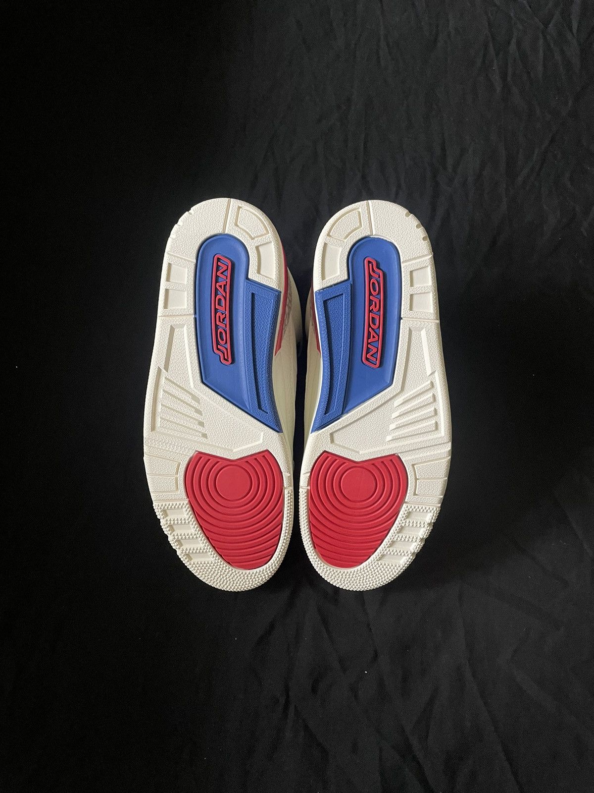 Jordan Brand Jordan 3 Retro International Flight Size US 9.5 / EU 42-43 - 5 Thumbnail