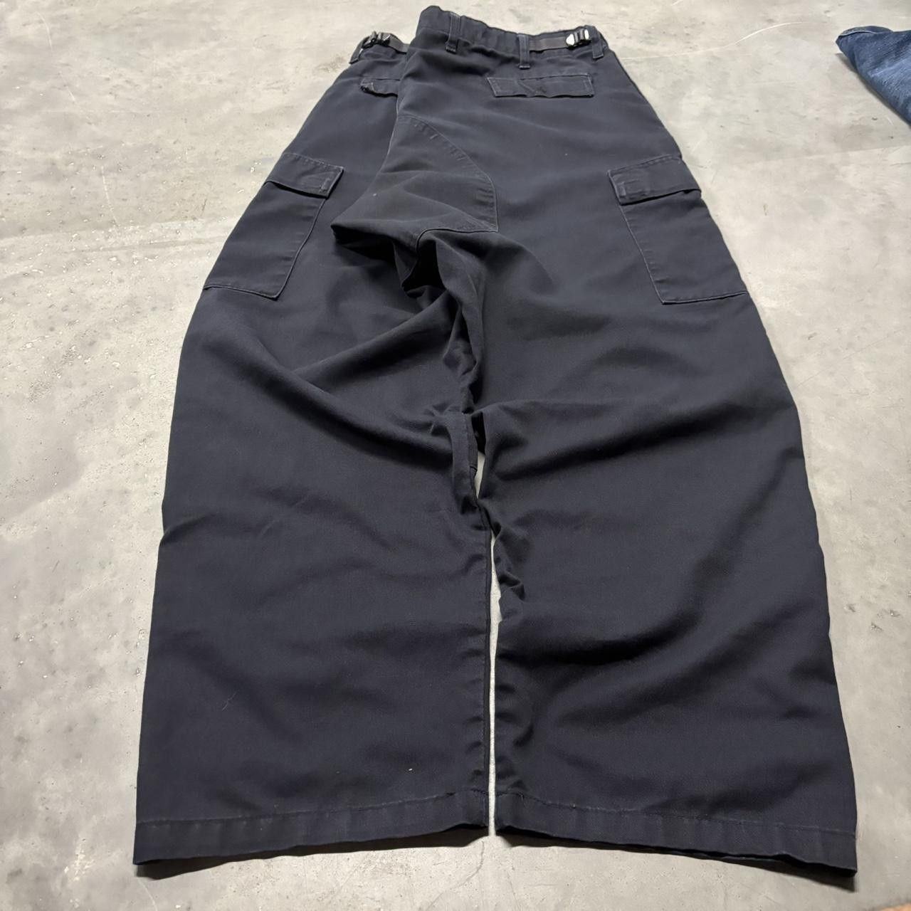 Japanese Brand × Vintage Crazy Vintage Y2K/2000s Baggy Black Streetwear Workwear Skater Style Cargo Pants! Size US 44 / EU 60 - 4 Thumbnail