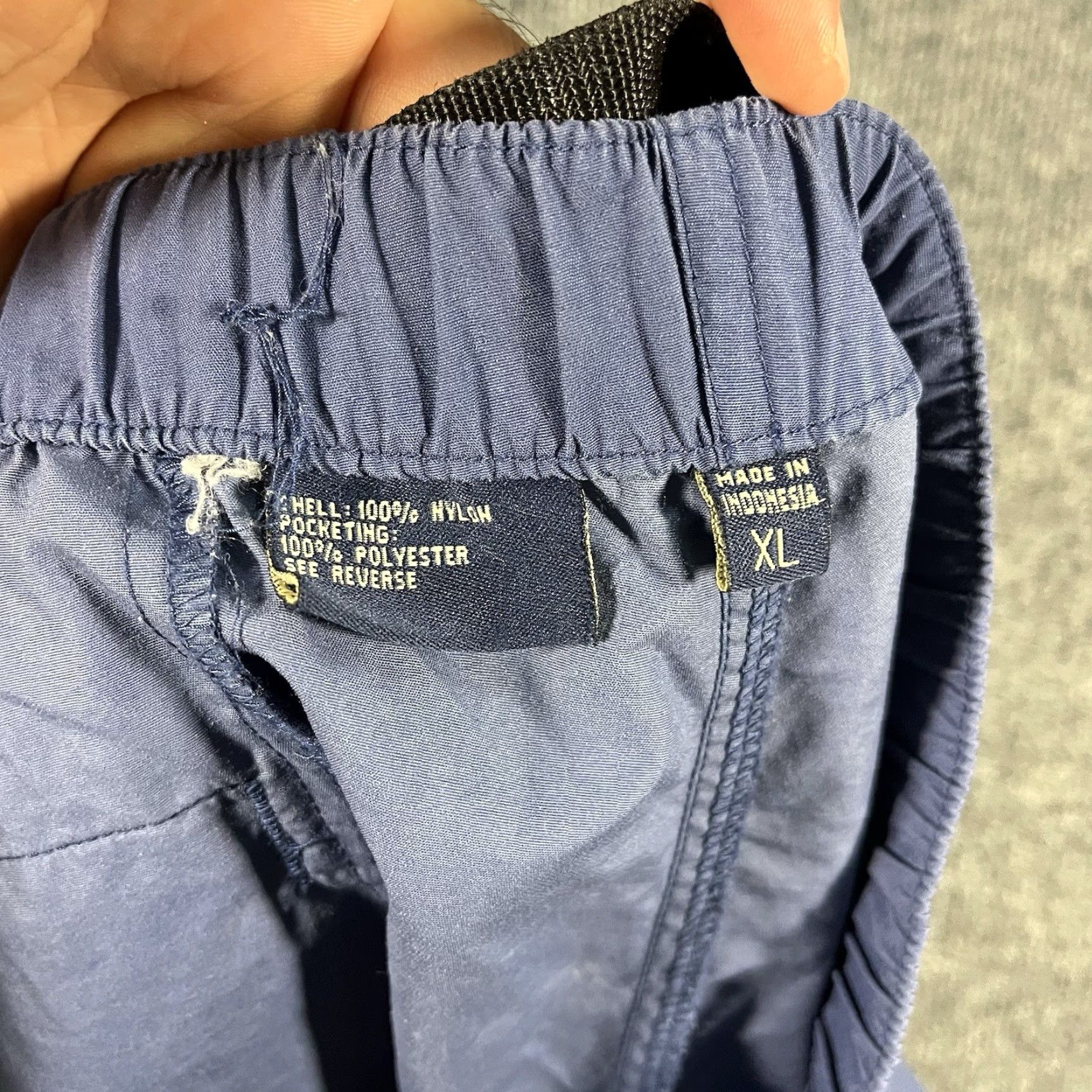 Vintage VINTAGE Ralph Lauren Polo Sport Shorts Mens XL Blue Belted Nylon Cargo 90s Belted Cargo Pocket Lightweight 8 in Inseam Regular Rise 90s Theme Mens Size US XL / EU 56 / 4 - 4 Thumbnail