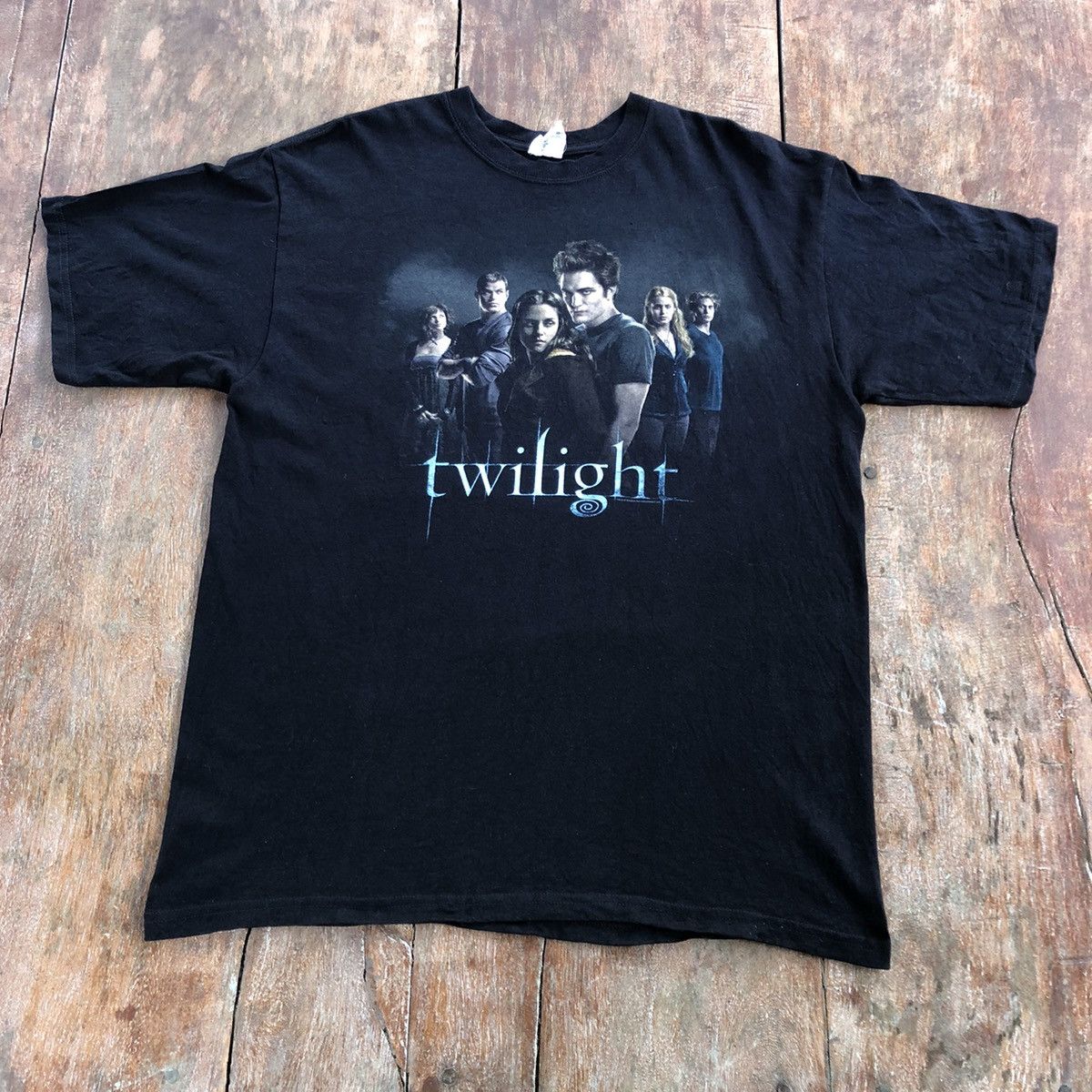 Vintage Vintage Movie Twilight Saga Rare T Shirt Size US L / EU 52-54 / 3 - 2 Thumbnail