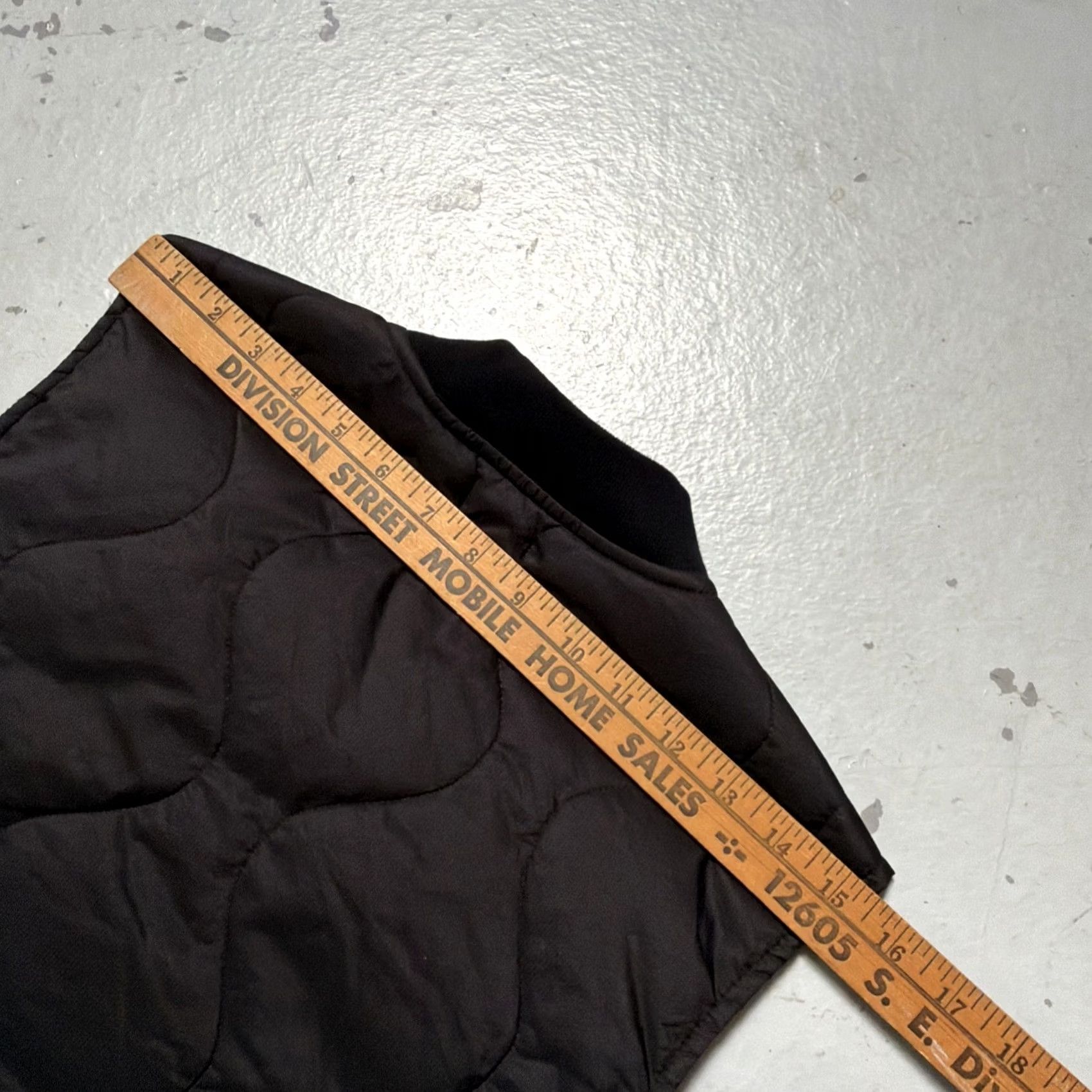 Vintage Wings & Horns Vest M Black Quilted Insulated Puffer Military Style Made Canada Size US M / EU 48-50 / 2 - 6 Thumbnail