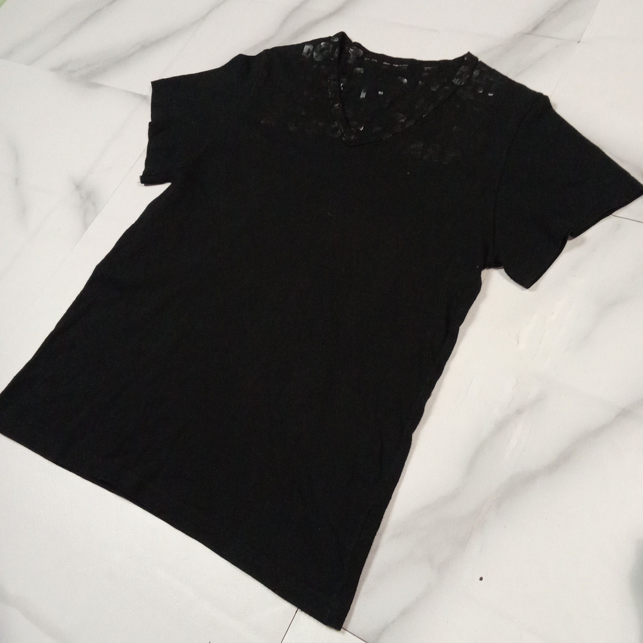 Maison Margiela Maison Margiela A/W'09 "Awareness Aids" Poem V'neck Tshirt Size S / US 4 / IT 40 - 5 Thumbnail