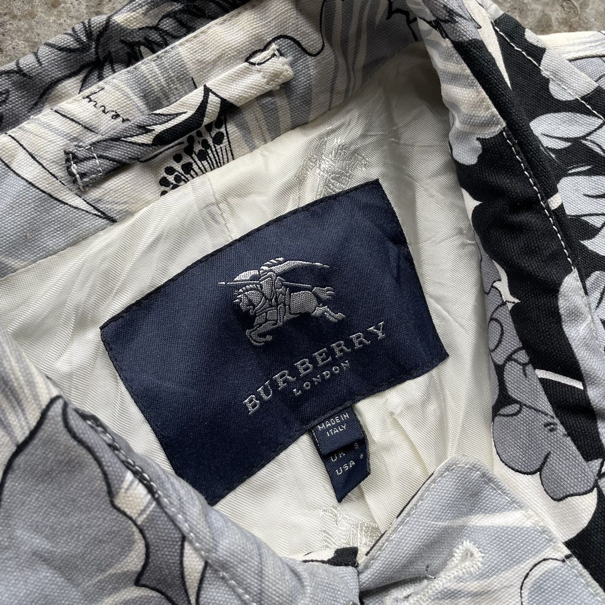 Burberry Burberry London Floral Coat / Jacket Made in Italy Size S / US 4 / IT 40 - 2 Thumbnail