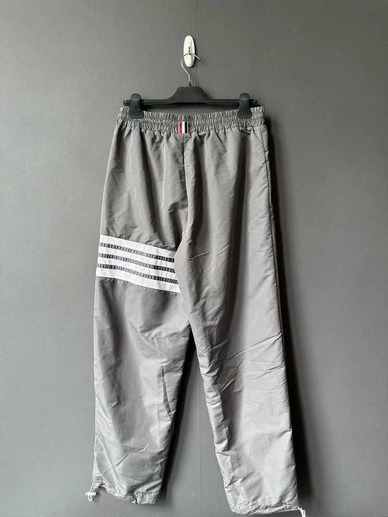 Thom Browne Thom Browne size3 Gray nylon trousers Size US 27 - 2 Thumbnail
