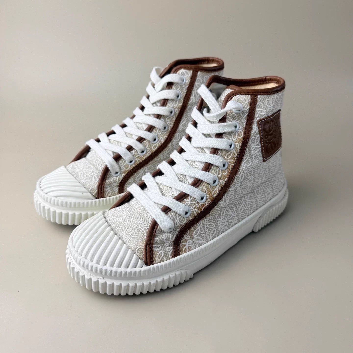 Loewe Loewe allover logo lace-up sneakers EUR35 95 new Size US 4.5 / IT 34.5 - 1 Thumbnail