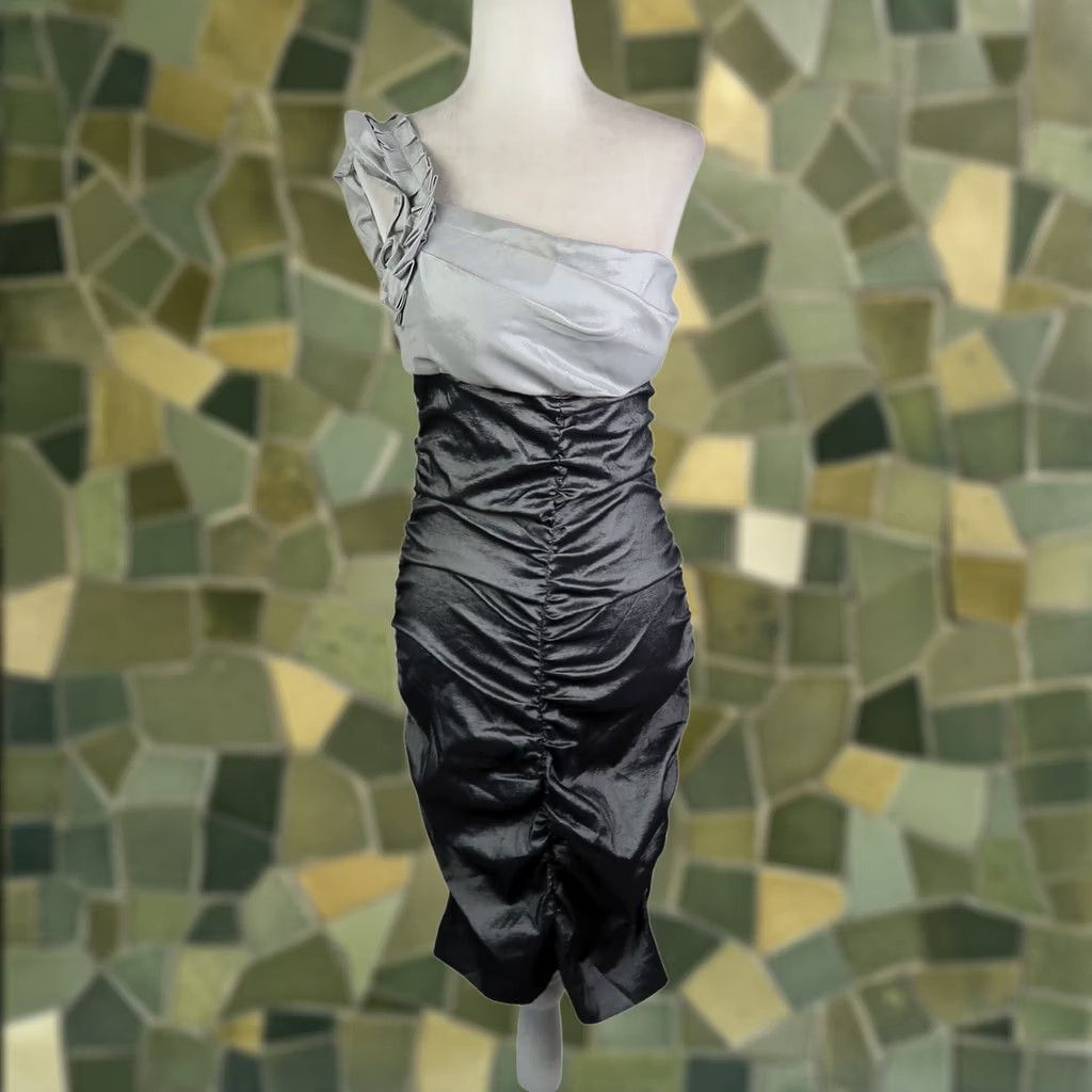 Adrianna Papell VINTAGE Hailey Dress Party Bodycon One Shoulder Shiny Grey Taffeta Ruched 8 Womens Size M / US 6-8 / IT 42-44 - 1 Thumbnail