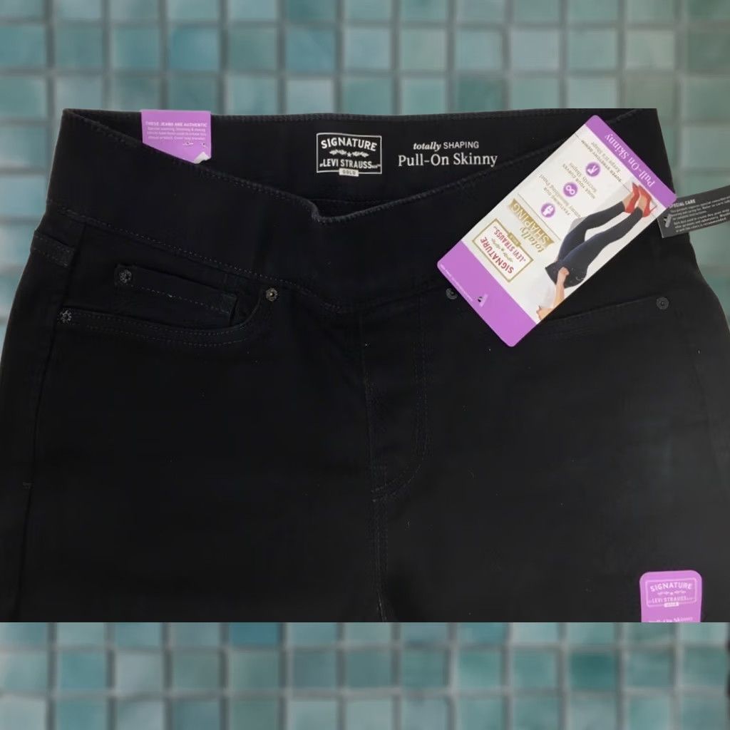 Vintage VINTAGE? No. Signature by Levi Strauss & Co. Women's Pull-On Skinny Jeans Black Stretch 6S Denim Jeans Black Women Pull-On Skinny 6S Size 28" / US 6 / IT 42 - 1 Thumbnail