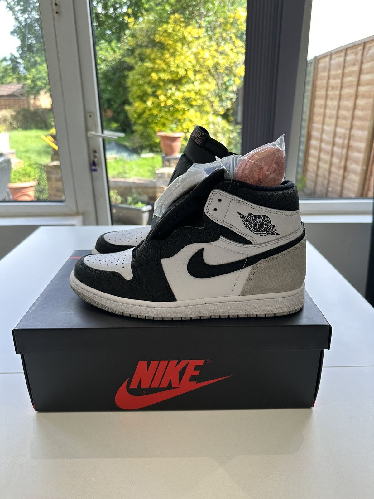 Air Jordan 1 Retro High OG ‘Bleached Coral’