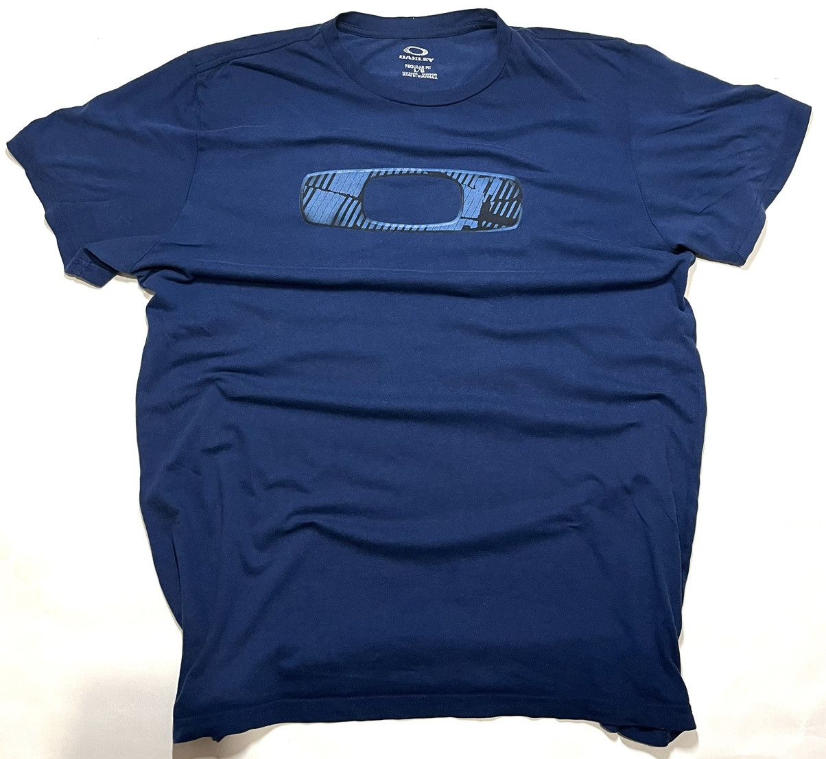 Oakley × Vintage Oakley vintage t-shirt centre logo Size US L / EU 52-54 / 3 - 1 Thumbnail