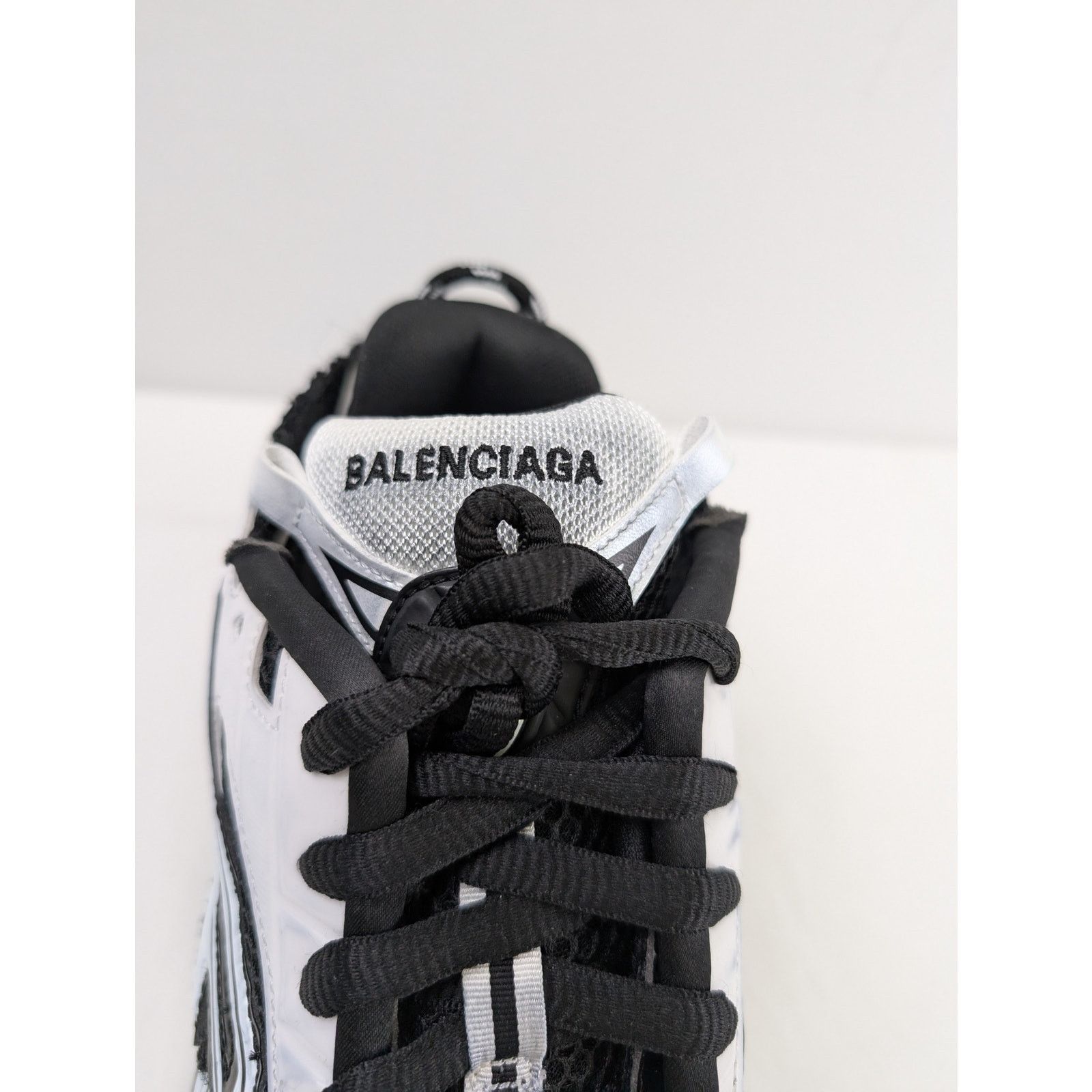 Balenciaga o1rshd1 Mesh Rubber Runner Sneakers in White/Black Size US 13 / EU 46 - 11 Thumbnail