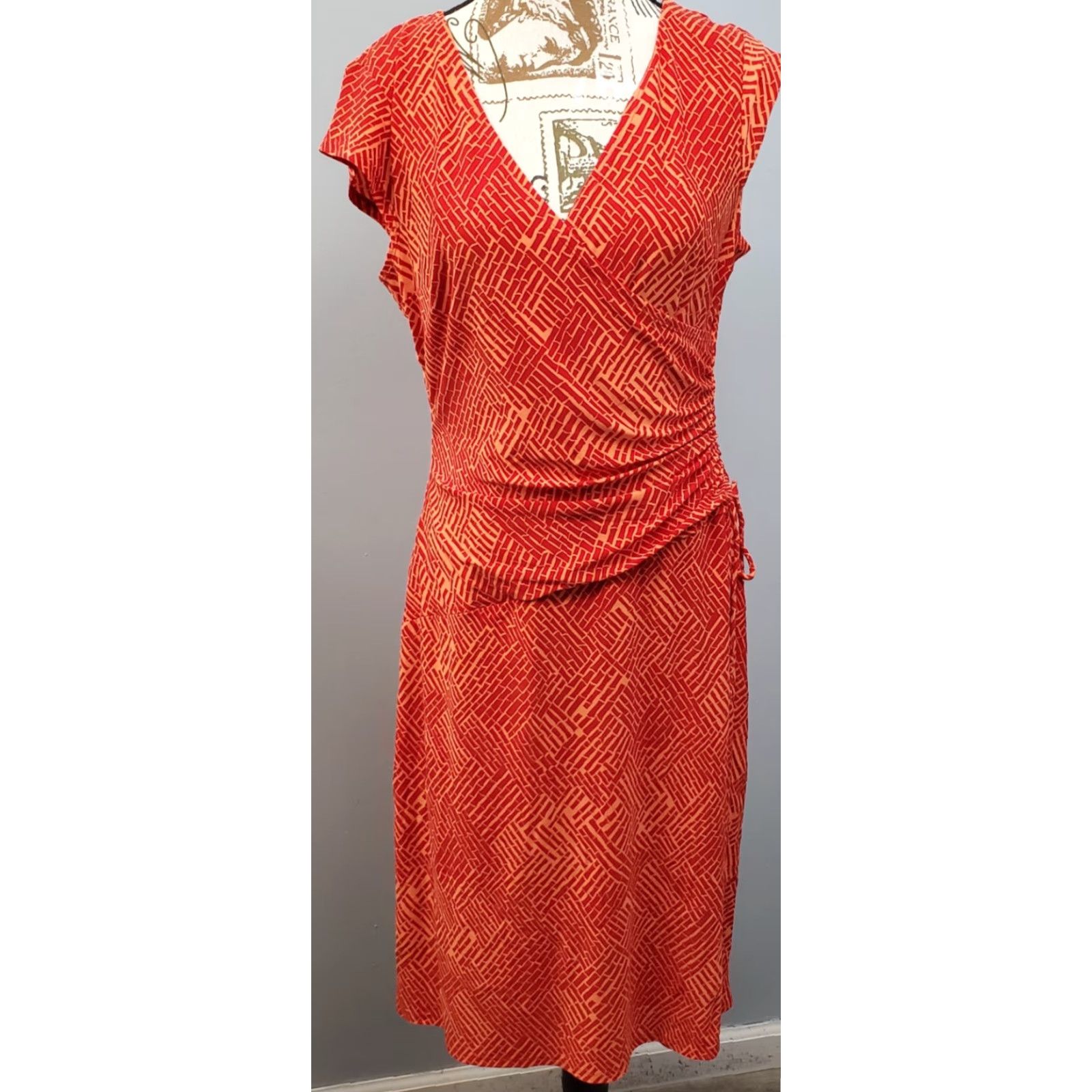 Evan Picone Evan Picone Women’s Geometric Red Orange V-Neck Ruched Sheath Dress 12, Sleeveless, Knee Length, Polyester, Vintage No, Casual/Party/Cocktail Size XL / US 12-14 / IT 48-50 - 2 Thumbnail