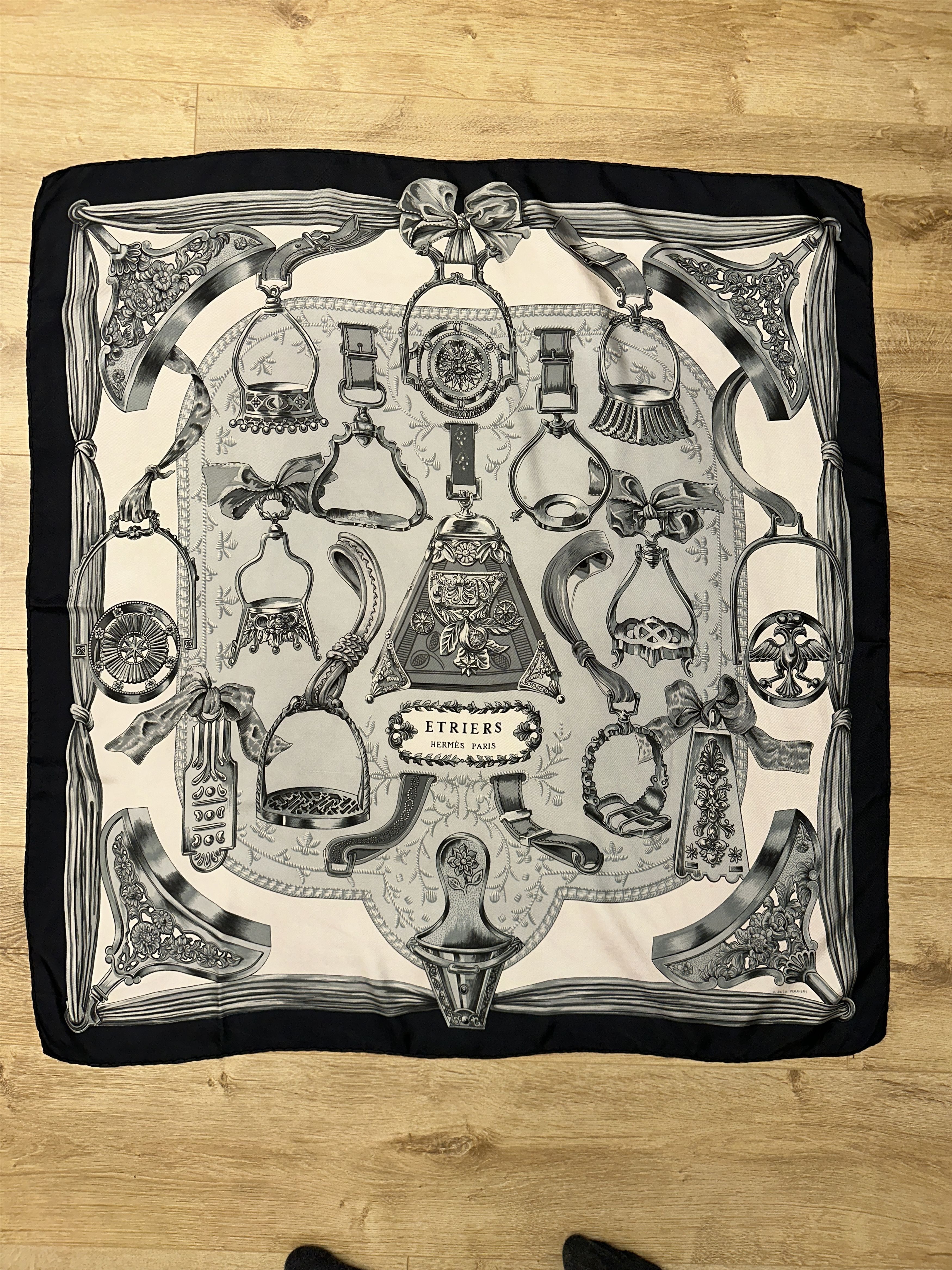 Hermes Hermès Etriers Silk Twill Carré Scarf Vintage Square 90cm Size ONE SIZE - 1 Thumbnail